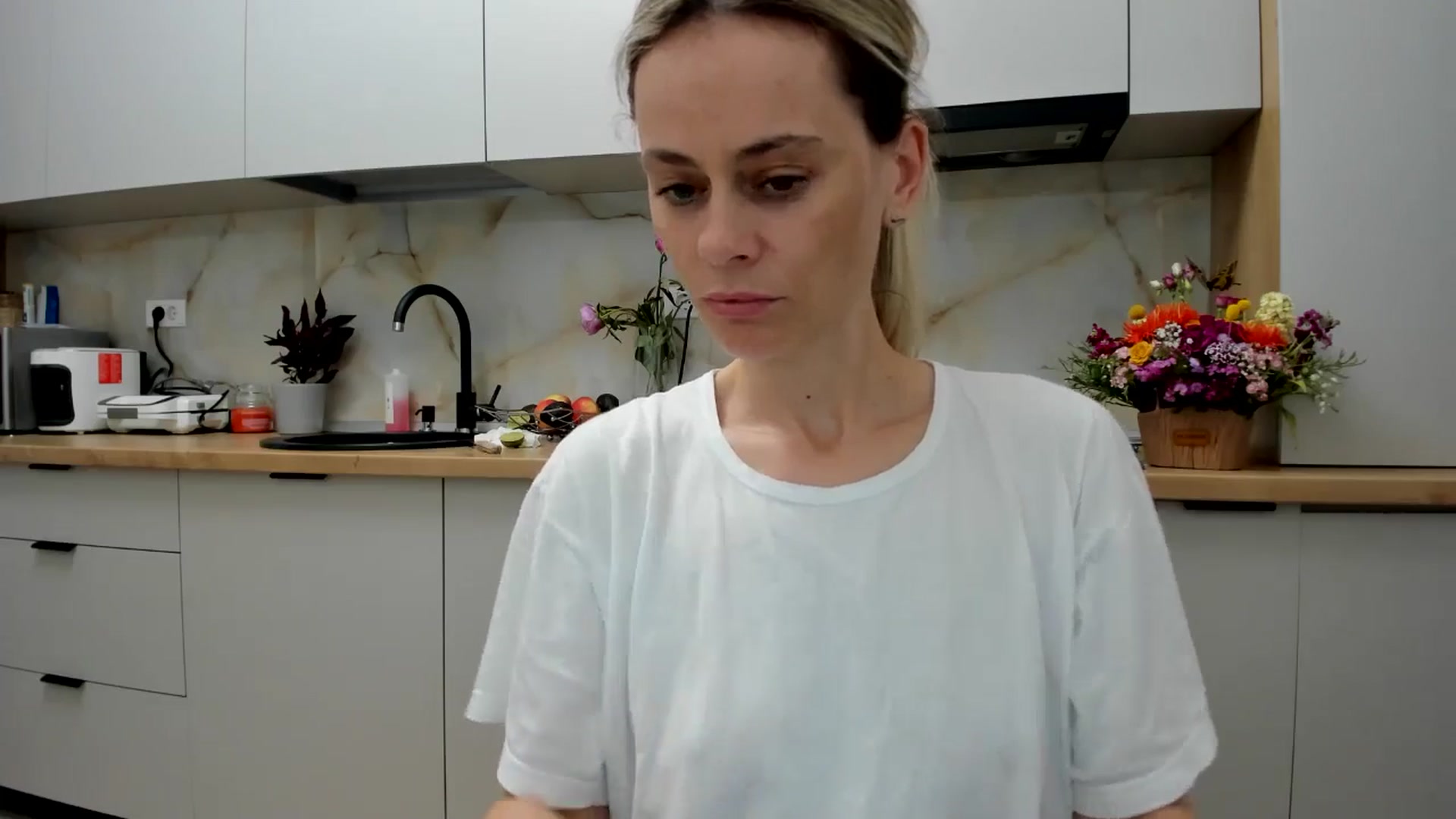 Gallery image thumbnail from DebbyPaige's myfreecams stream on, 05/25/2024, 18:39 image 13 of 20