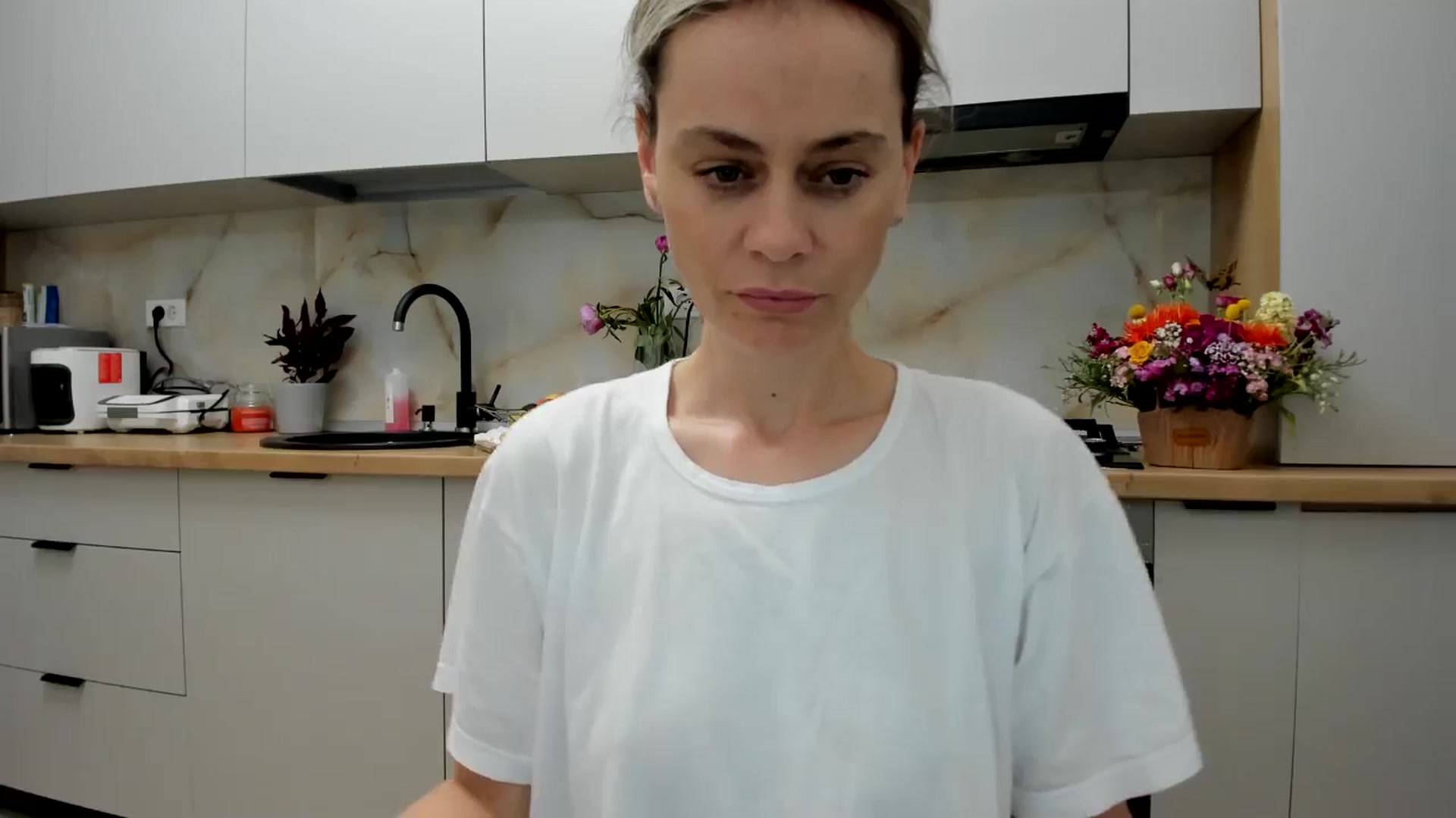 Gallery image thumbnail from DebbyPaige's myfreecams stream on, 05/25/2024, 18:39 image 10 of 20