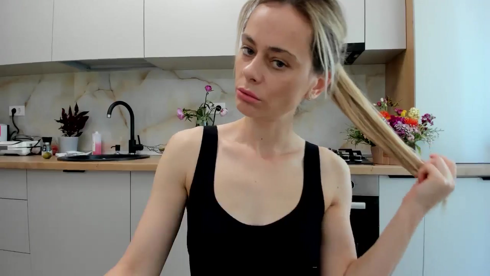 Gallery image thumbnail from DebbyPaige's myfreecams stream on, 05/26/2024, 12:40 image 3 of 20