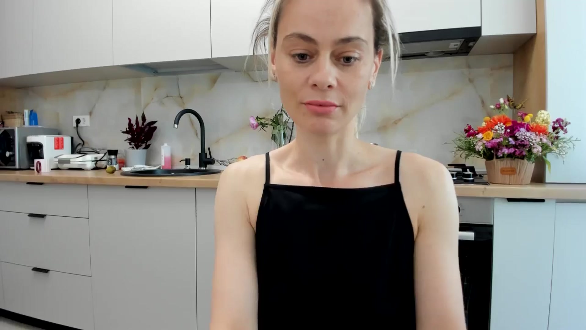 Gallery image thumbnail from DebbyPaige's myfreecams stream on, 05/26/2024, 12:40 image 15 of 20