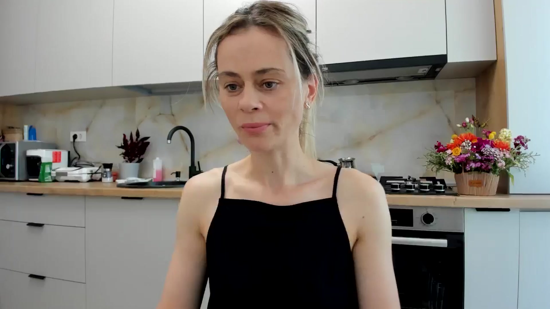 Gallery image thumbnail from DebbyPaige's myfreecams stream on, 05/26/2024, 13:19 image 12 of 20