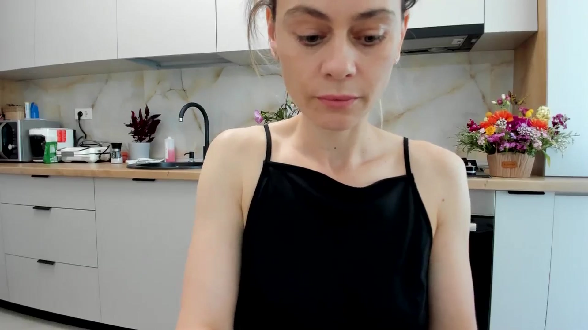 Gallery image thumbnail from DebbyPaige's myfreecams stream on, 05/26/2024, 13:19 image 16 of 20