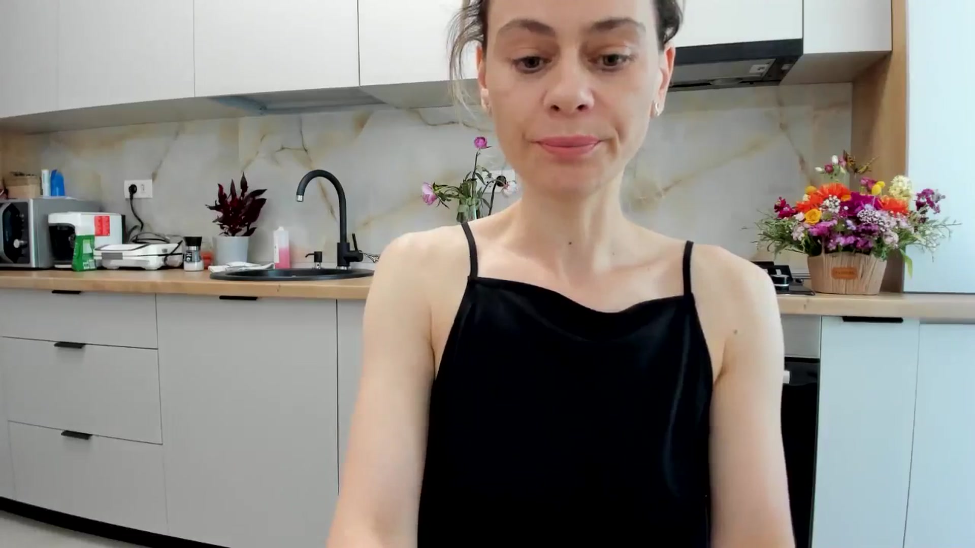 Gallery image thumbnail from DebbyPaige's myfreecams stream on, 05/26/2024, 13:19 image 17 of 20
