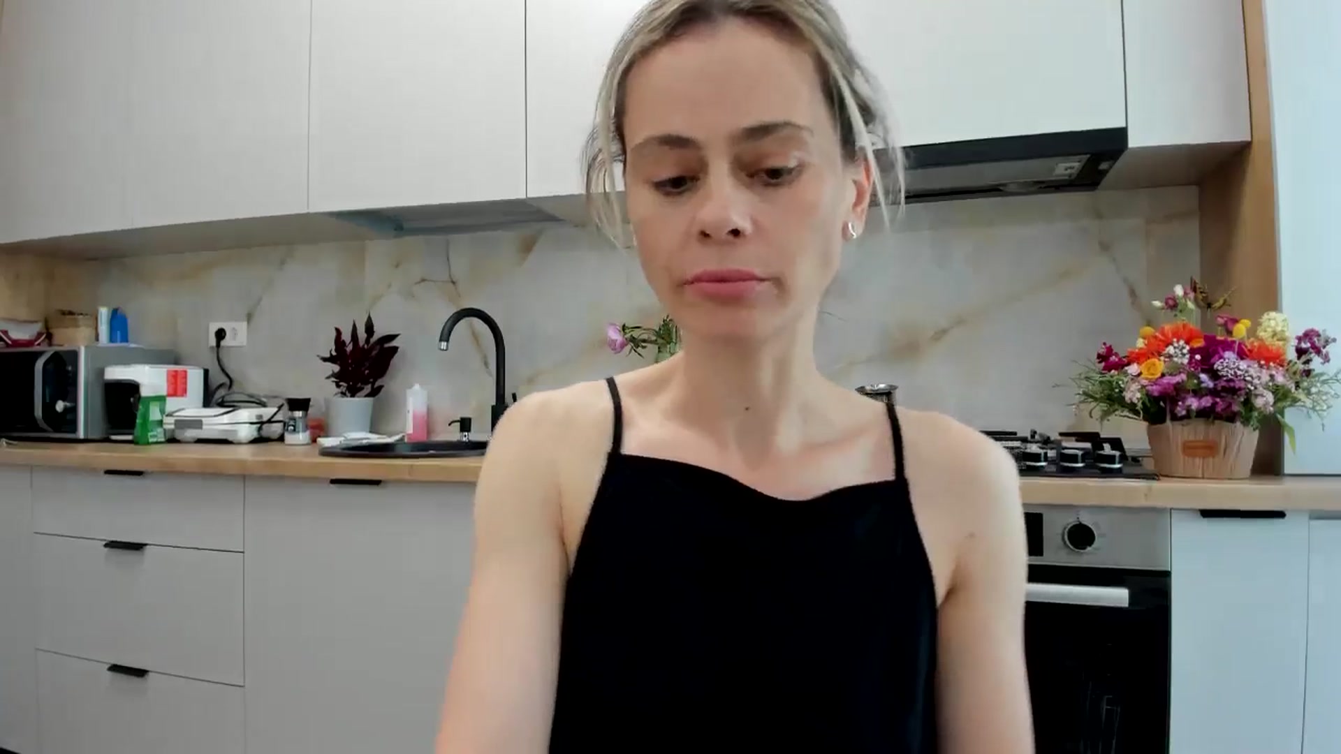 Gallery image thumbnail from DebbyPaige's myfreecams stream on, 05/26/2024, 13:19 image 10 of 20