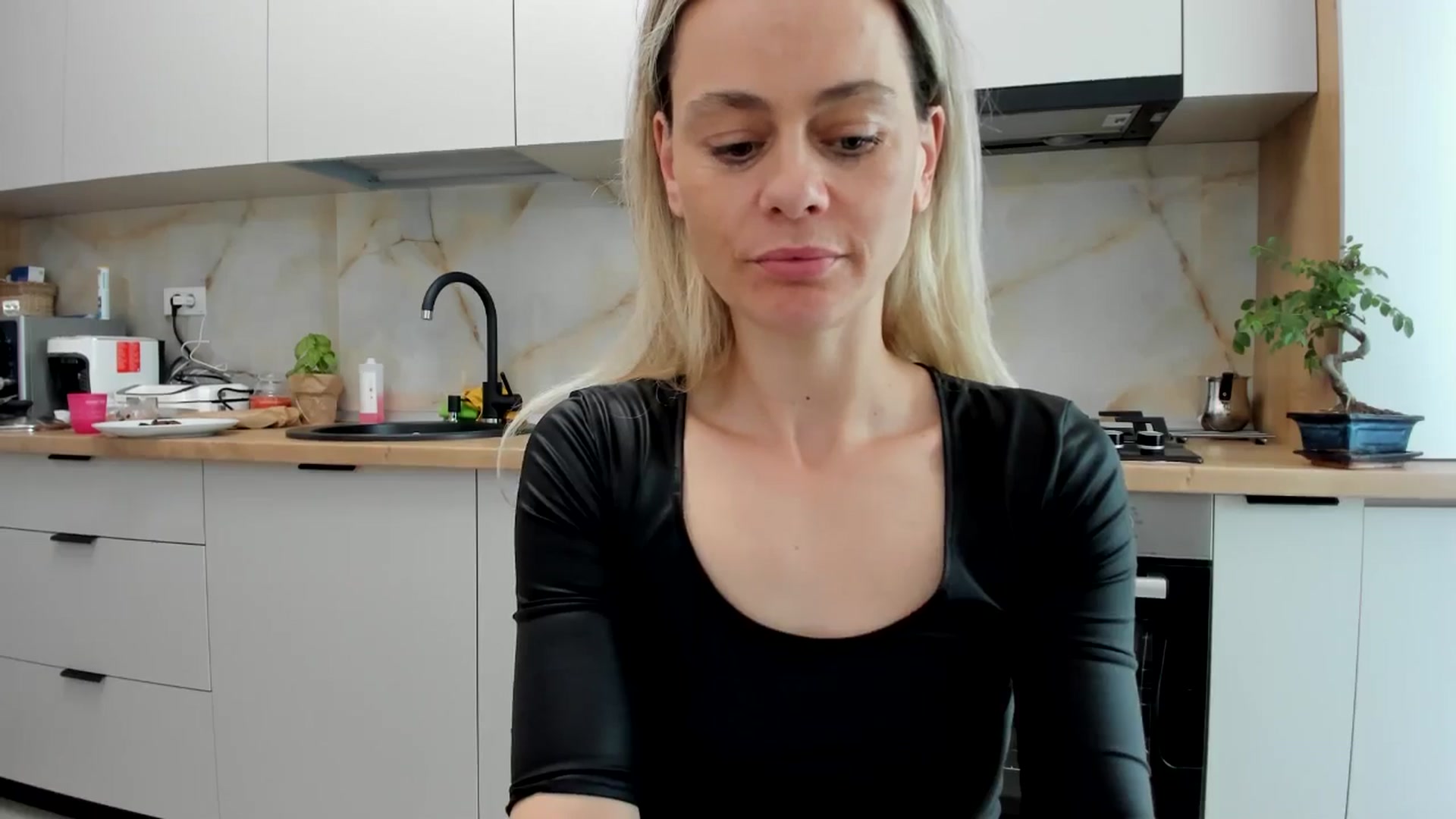 Gallery image thumbnail from DebbyPaige's myfreecams stream on, 05/28/2024, 11:32 image 19 of 20