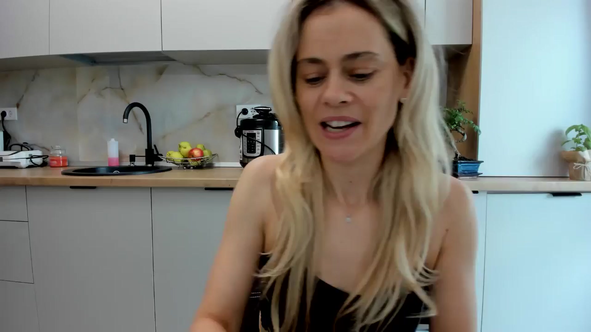 Gallery image thumbnail from DebbyPaige's myfreecams stream on, 05/30/2024, 10:05 image 1 of 20