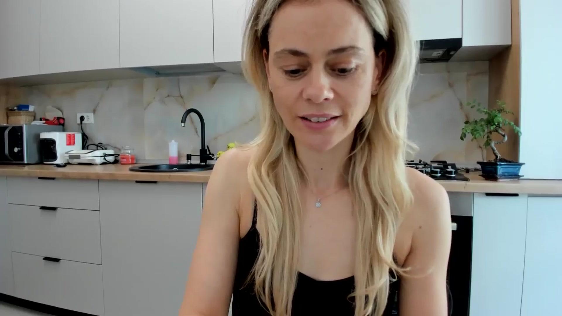Gallery image thumbnail from DebbyPaige's myfreecams stream on, 05/30/2024, 10:05 image 13 of 20