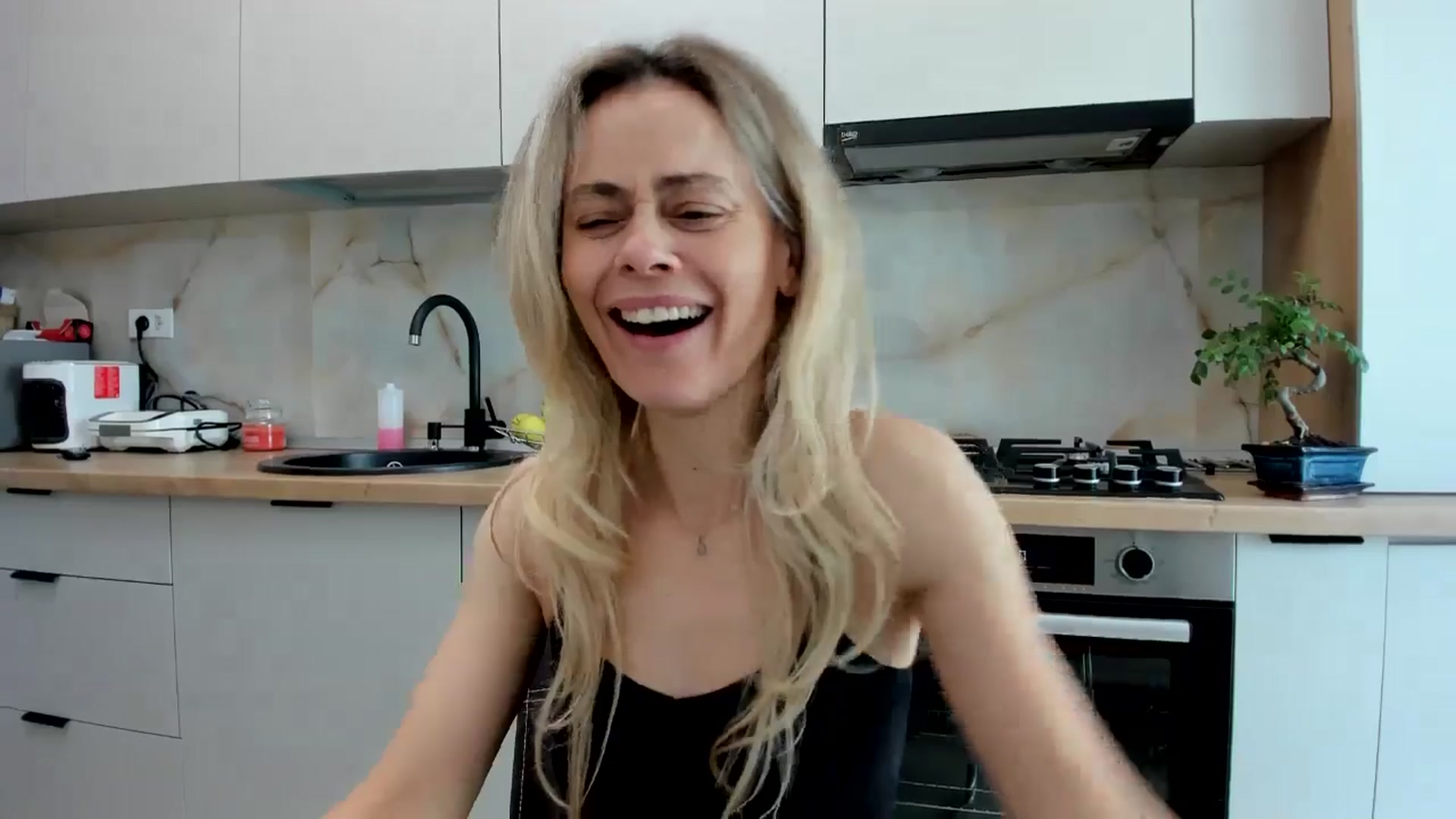 Gallery image thumbnail from DebbyPaige's myfreecams stream on, 05/30/2024, 12:30 image 14 of 20