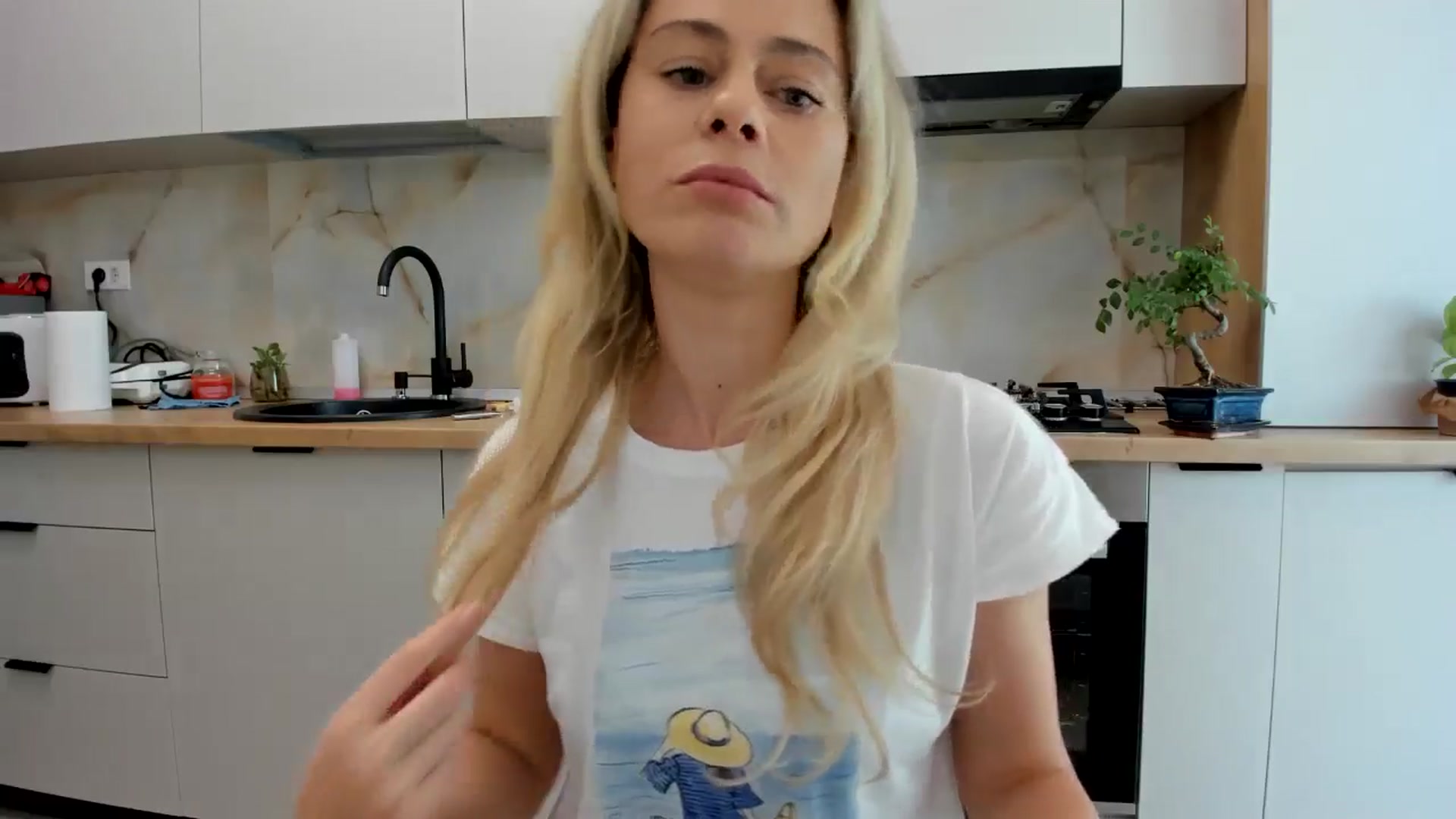 Gallery image thumbnail from DebbyPaige's myfreecams stream on, 06/03/2024, 12:26 image 12 of 20