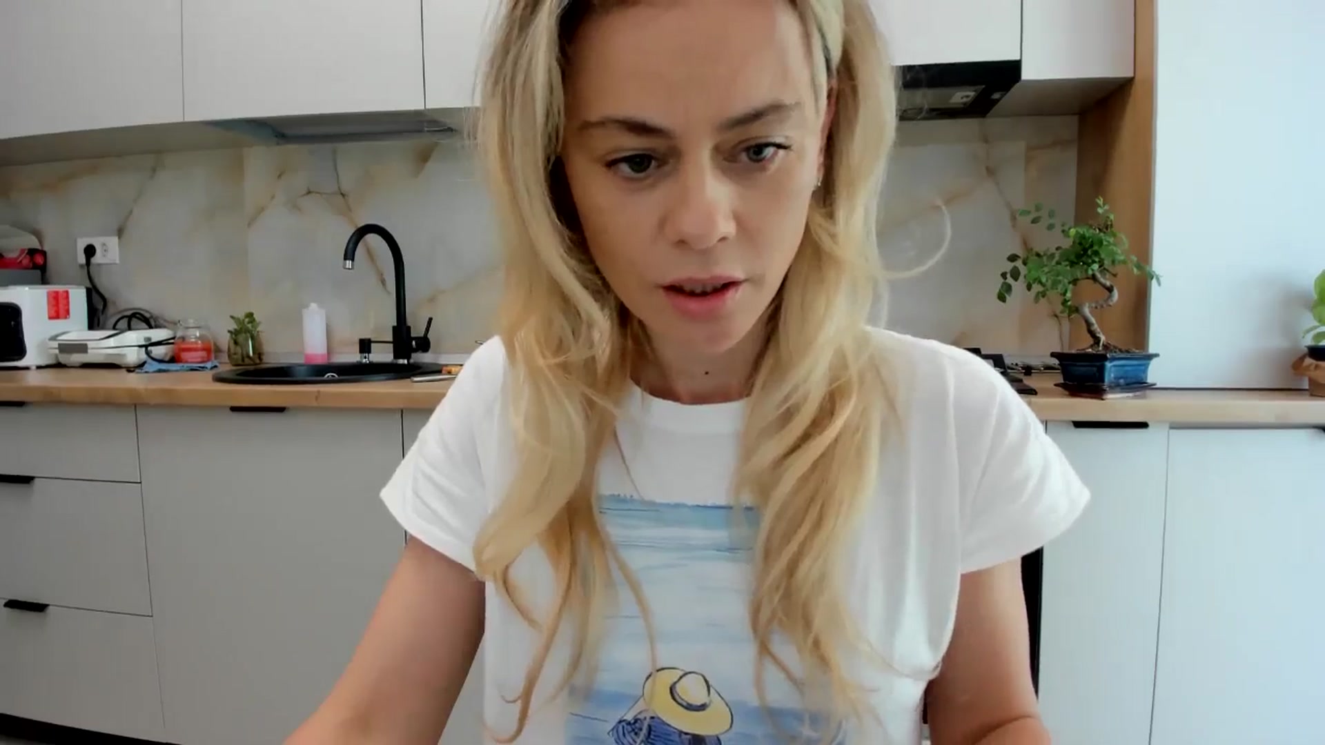 Gallery image thumbnail from DebbyPaige's myfreecams stream on, 06/03/2024, 12:26 image 17 of 20