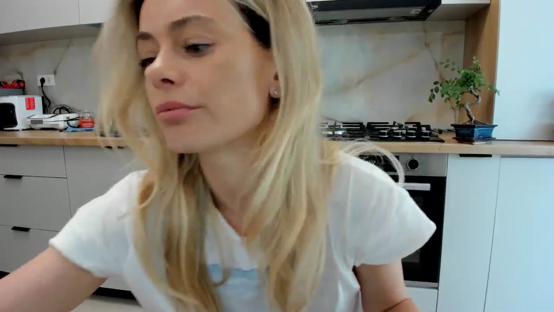 Gallery image thumbnail from DebbyPaige's myfreecams stream on, 06/03/2024, 12:26 image 2 of 20