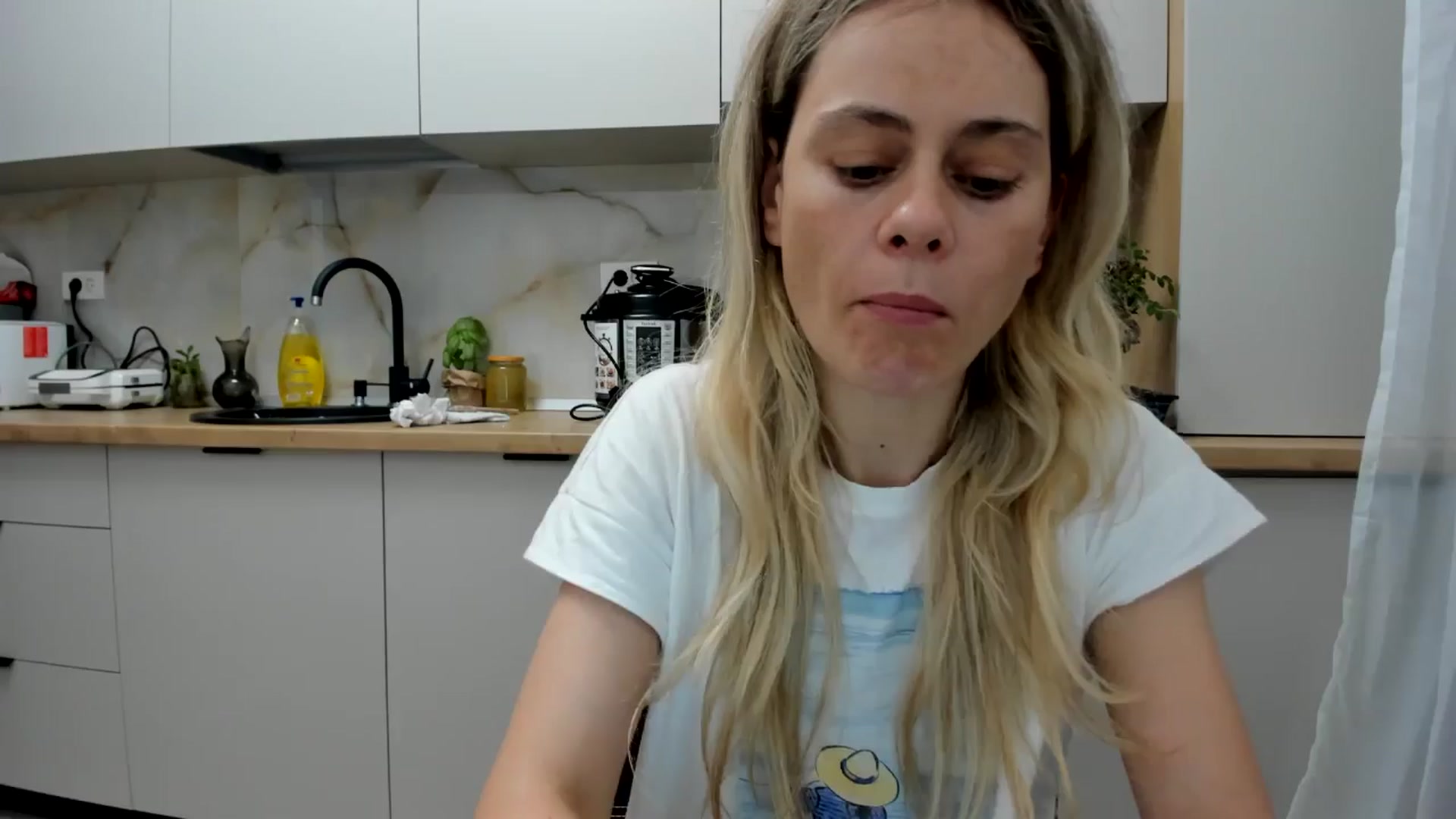 Gallery image thumbnail from DebbyPaige's myfreecams stream on, 06/08/2024, 20:07 image 5 of 20