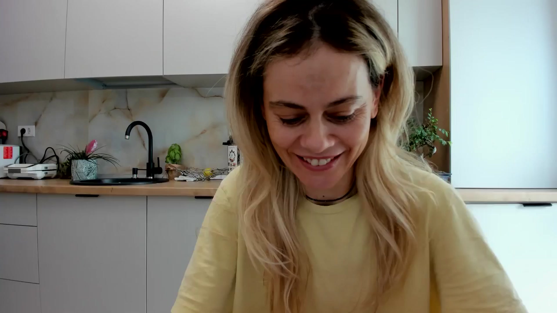 Gallery image thumbnail from DebbyPaige's myfreecams stream on, 06/09/2024, 08:38 image 1 of 20