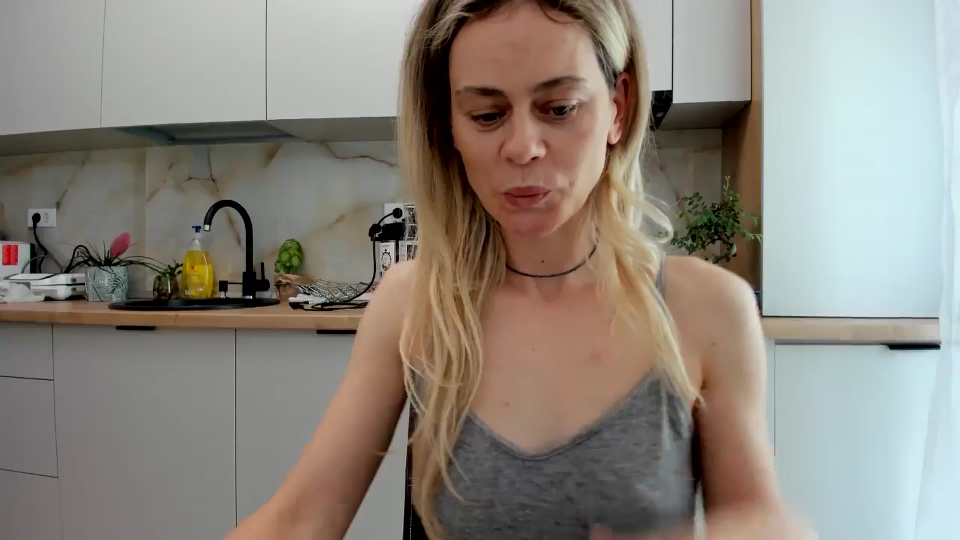 Gallery image thumbnail from DebbyPaige's myfreecams stream on, 06/09/2024, 11:38 image 6 of 20