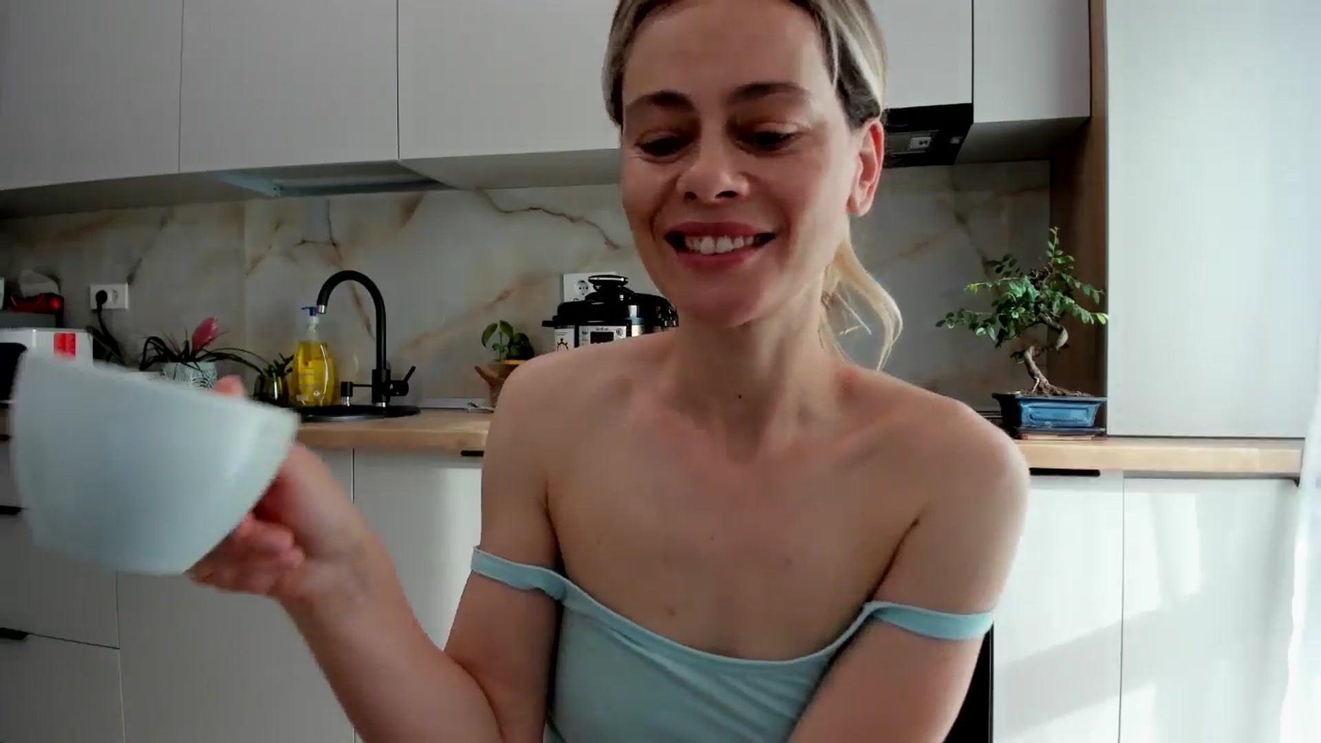 Gallery image thumbnail from DebbyPaige's myfreecams stream on, 06/10/2024, 07:25 image 4 of 20