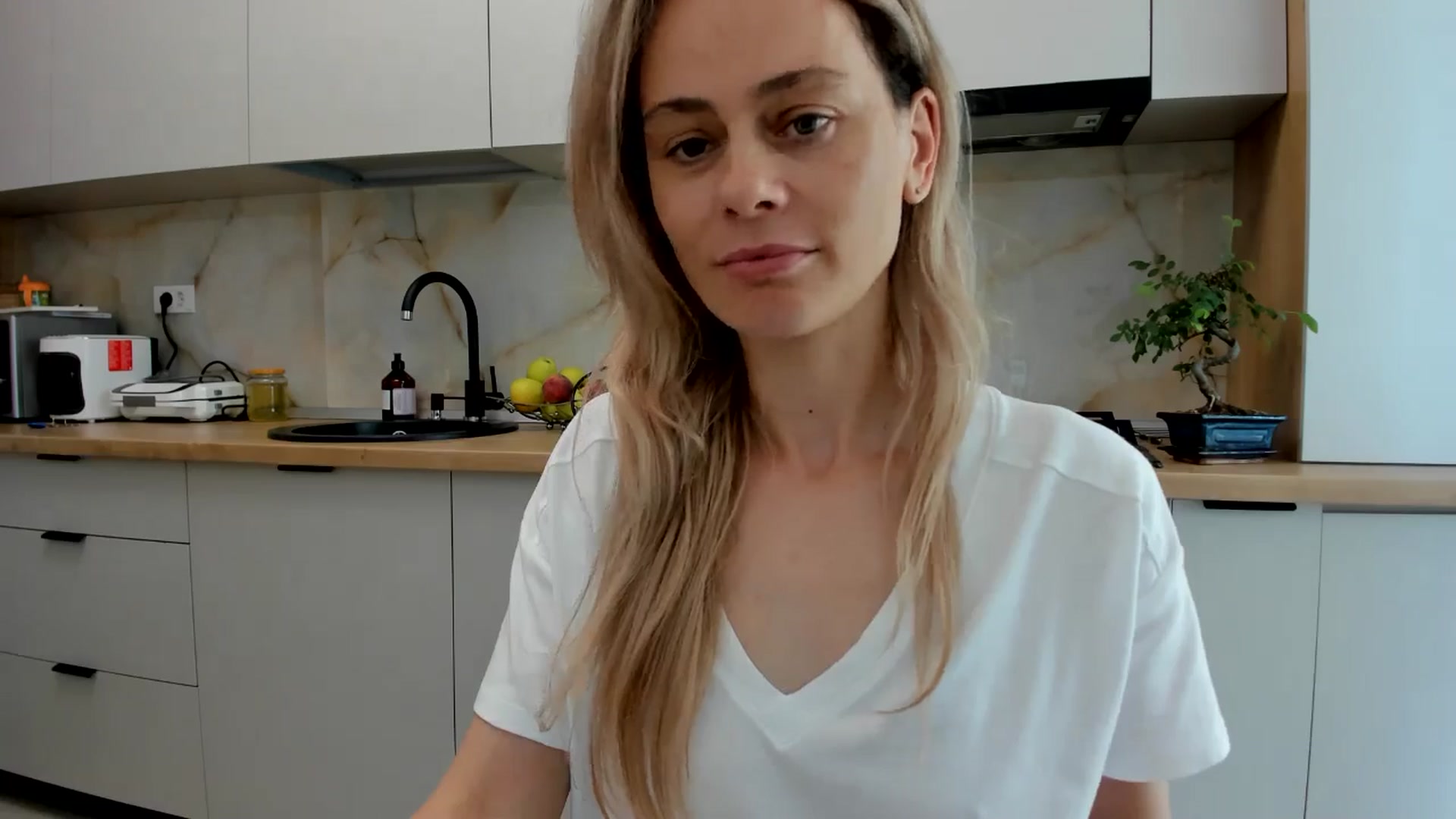 Gallery image thumbnail from DebbyPaige's myfreecams stream on, 06/19/2024, 10:57 image 12 of 20