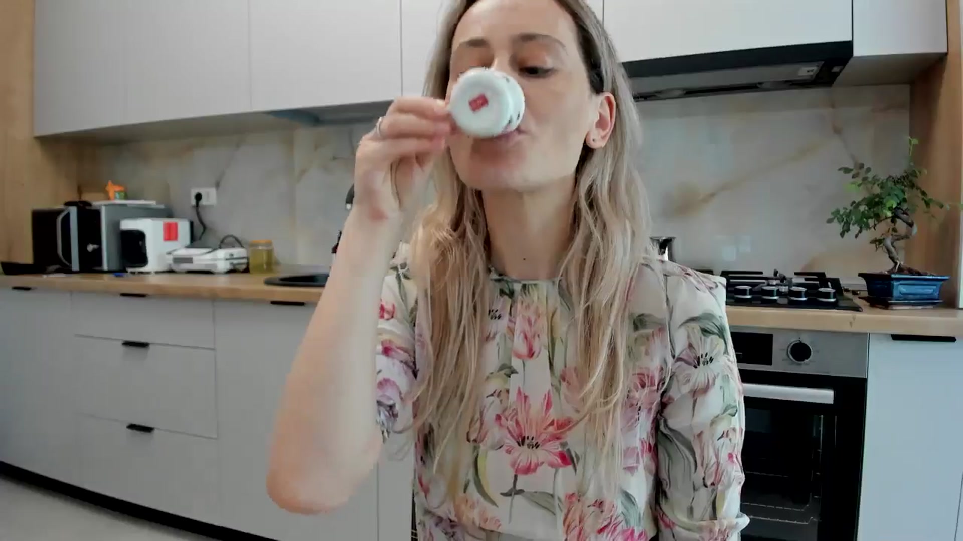Gallery image thumbnail from DebbyPaige's myfreecams stream on, 06/19/2024, 10:57 image 14 of 20