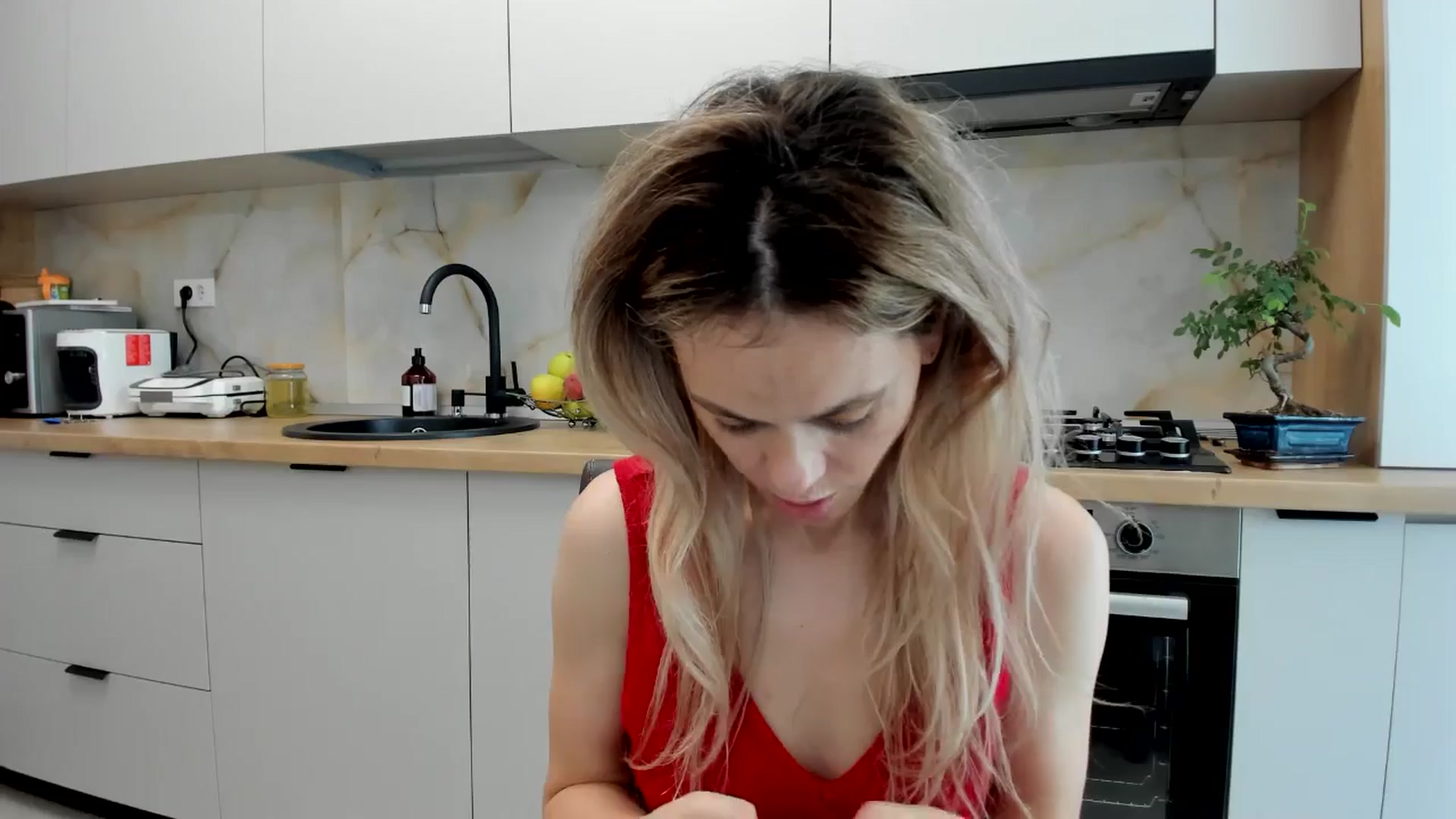 Gallery image thumbnail from DebbyPaige's myfreecams stream on, 06/19/2024, 12:20 image 11 of 20
