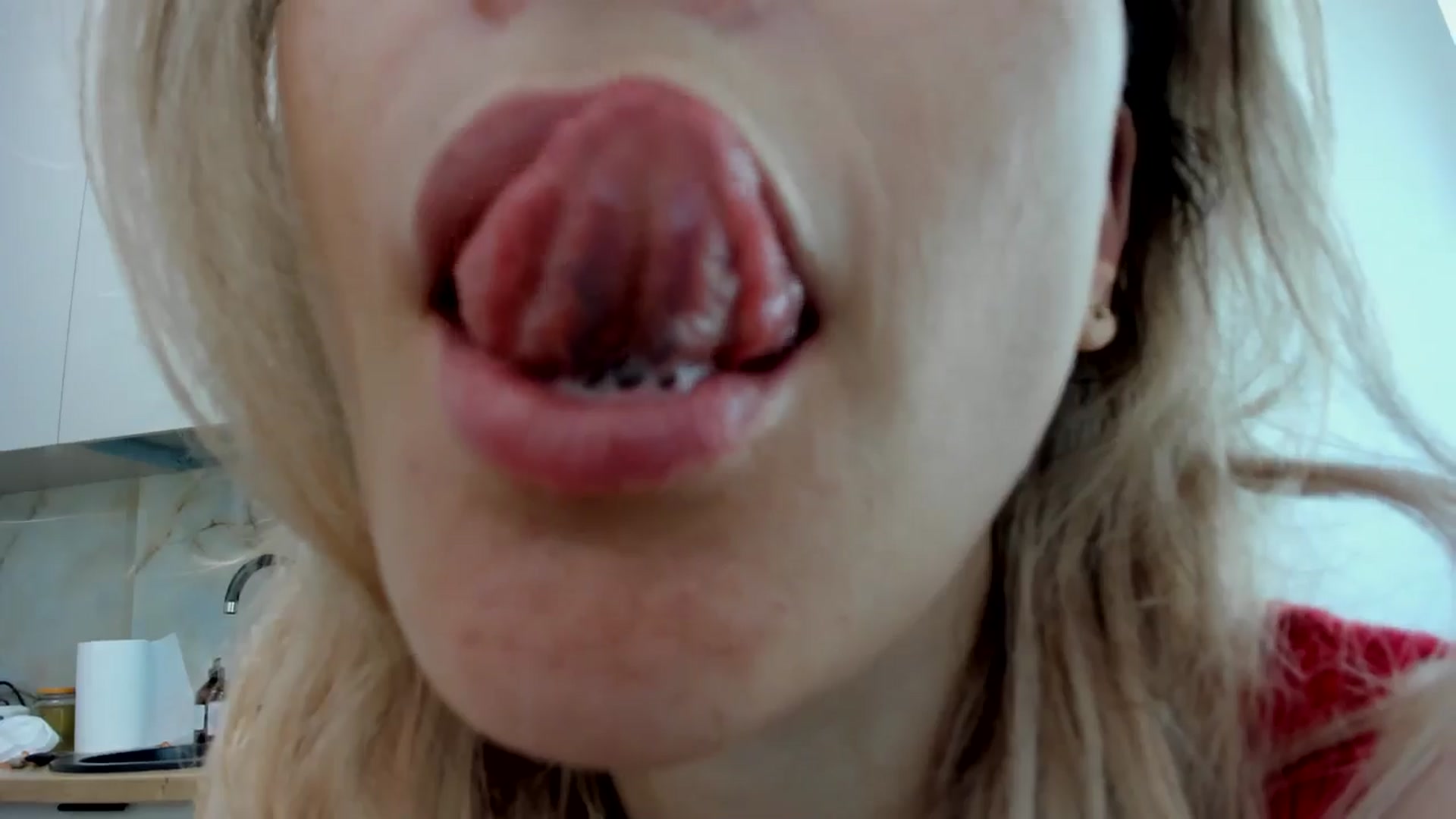 Gallery image thumbnail from DebbyPaige's myfreecams stream on, 06/19/2024, 12:20 image 20 of 20