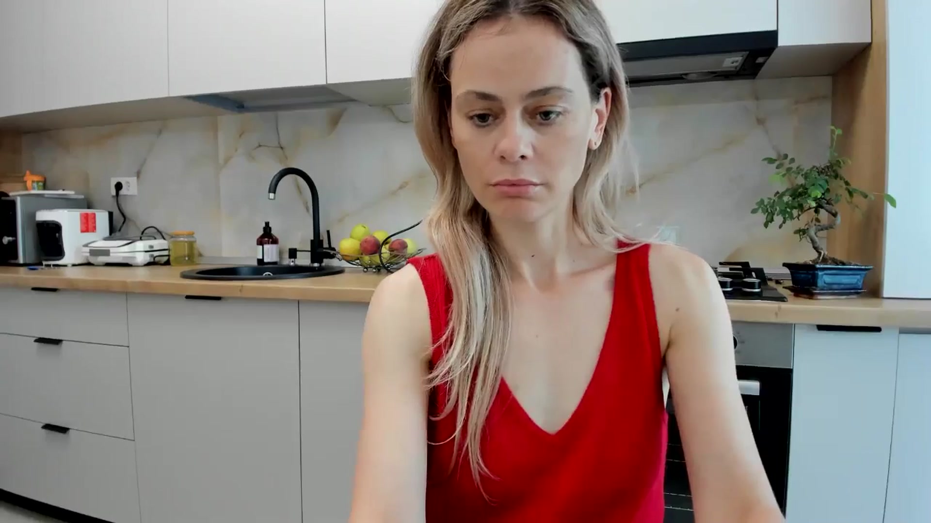Gallery image thumbnail from DebbyPaige's myfreecams stream on, 06/19/2024, 12:20 image 8 of 20