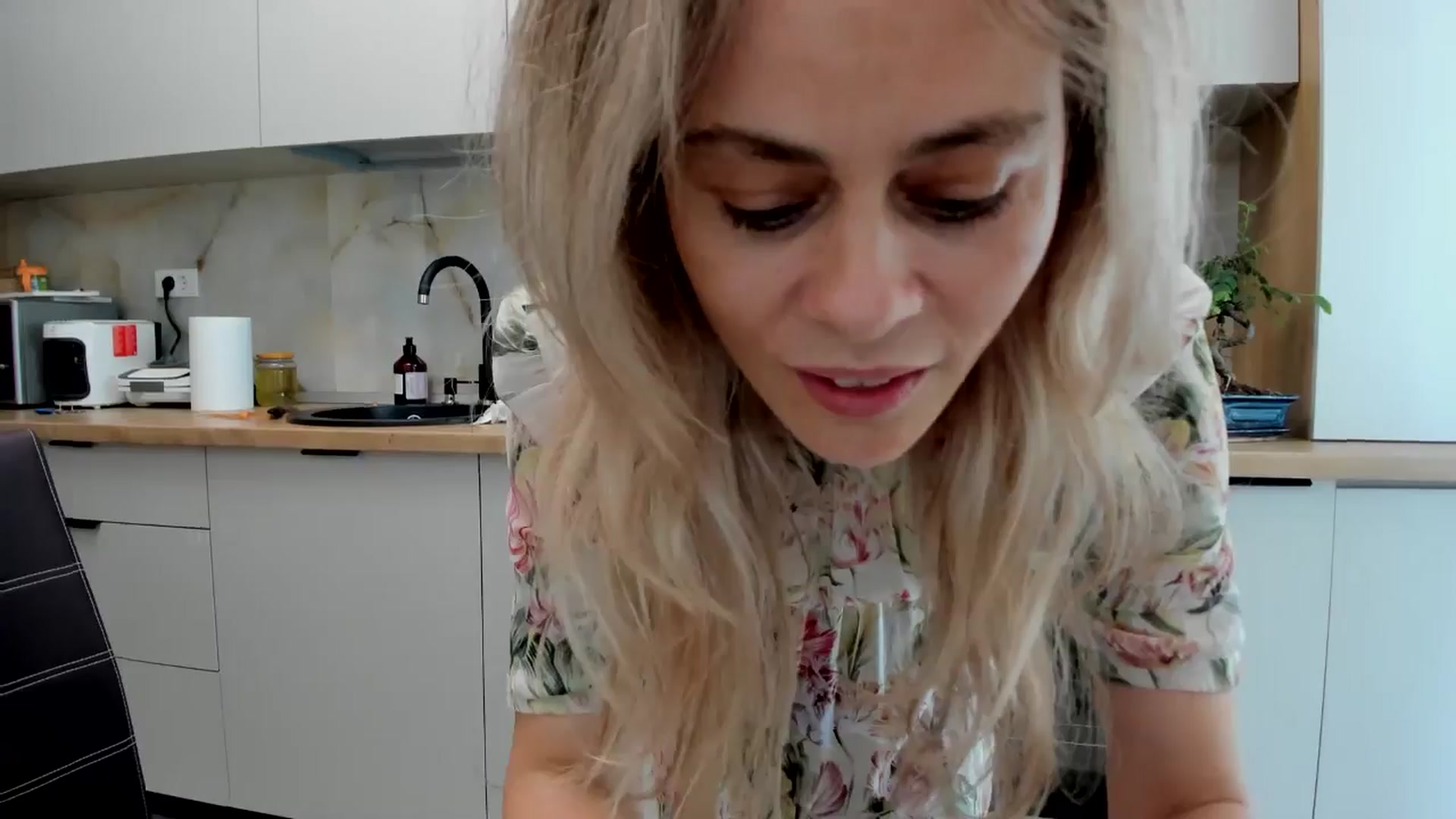 Gallery image thumbnail from DebbyPaige's myfreecams stream on, 06/19/2024, 13:13 image 3 of 20