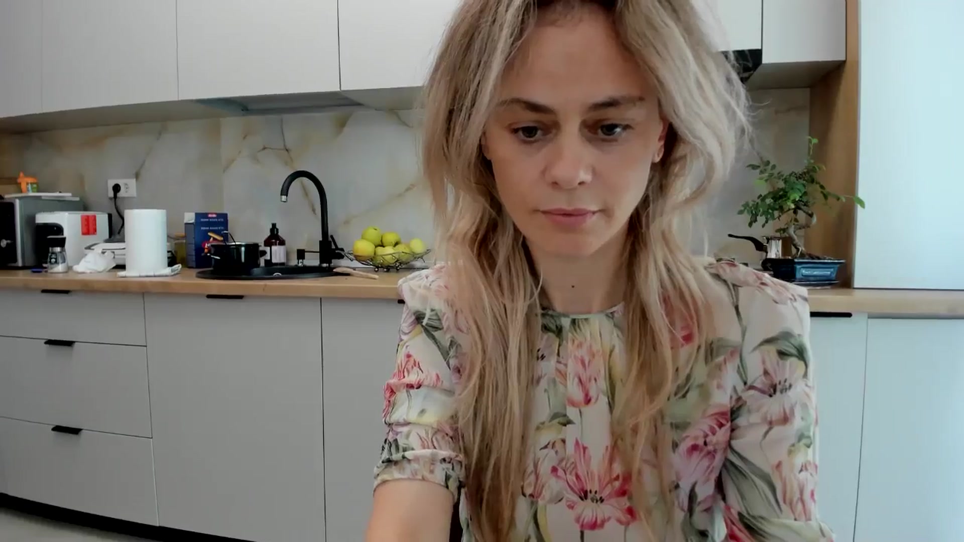 Gallery image thumbnail from DebbyPaige's myfreecams stream on, 06/19/2024, 13:55 image 7 of 20