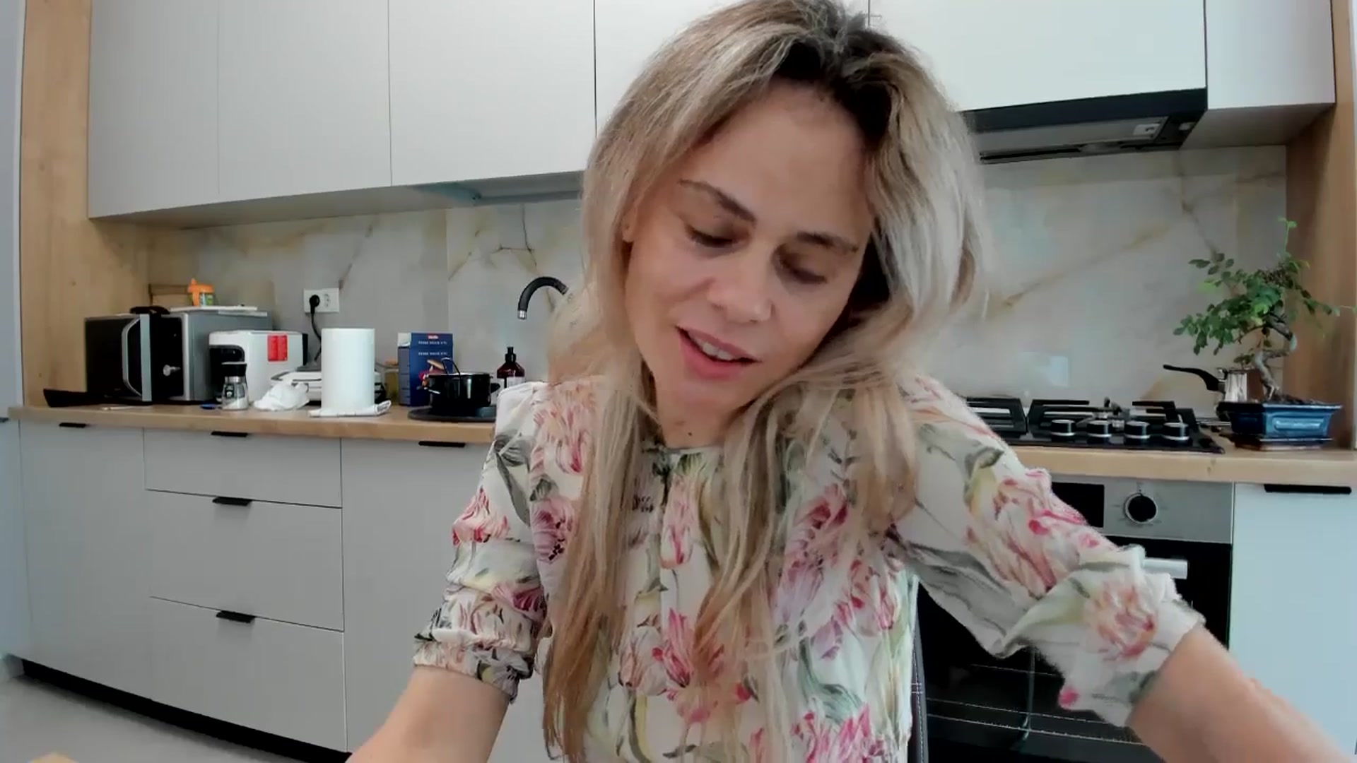 Gallery image thumbnail from DebbyPaige's myfreecams stream on, 06/19/2024, 13:55 image 15 of 20