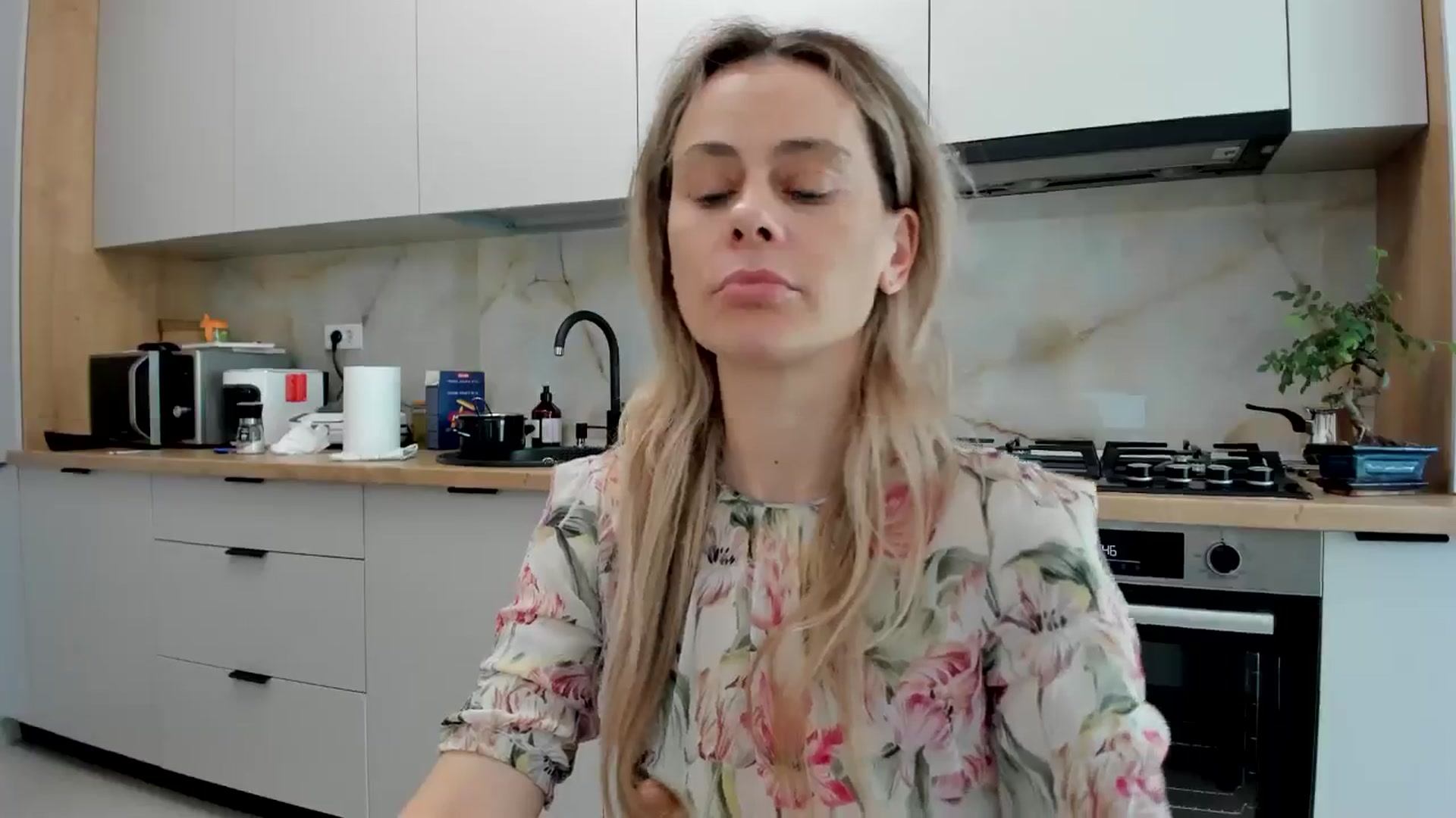 Gallery image thumbnail from DebbyPaige's myfreecams stream on, 06/19/2024, 13:55 image 13 of 20