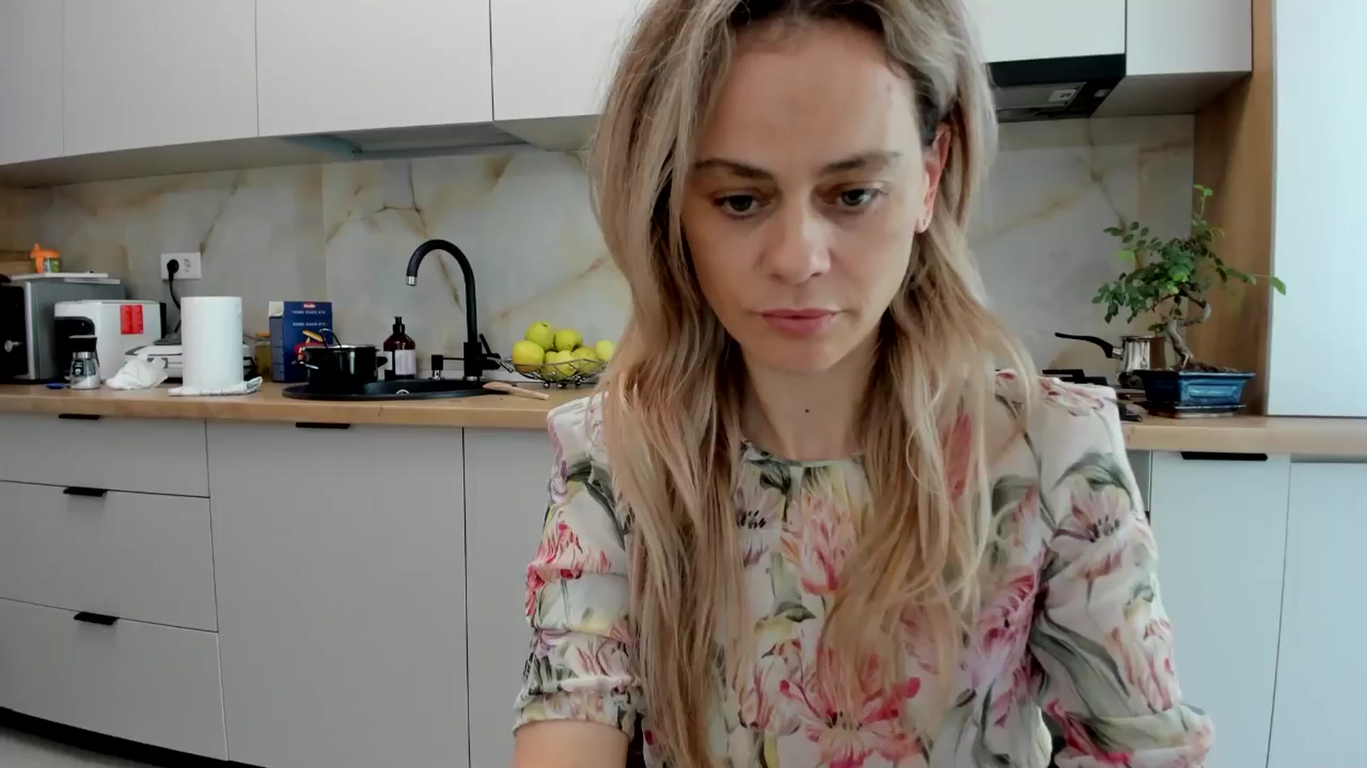 Gallery image thumbnail from DebbyPaige's myfreecams stream on, 06/19/2024, 13:55 image 1 of 20