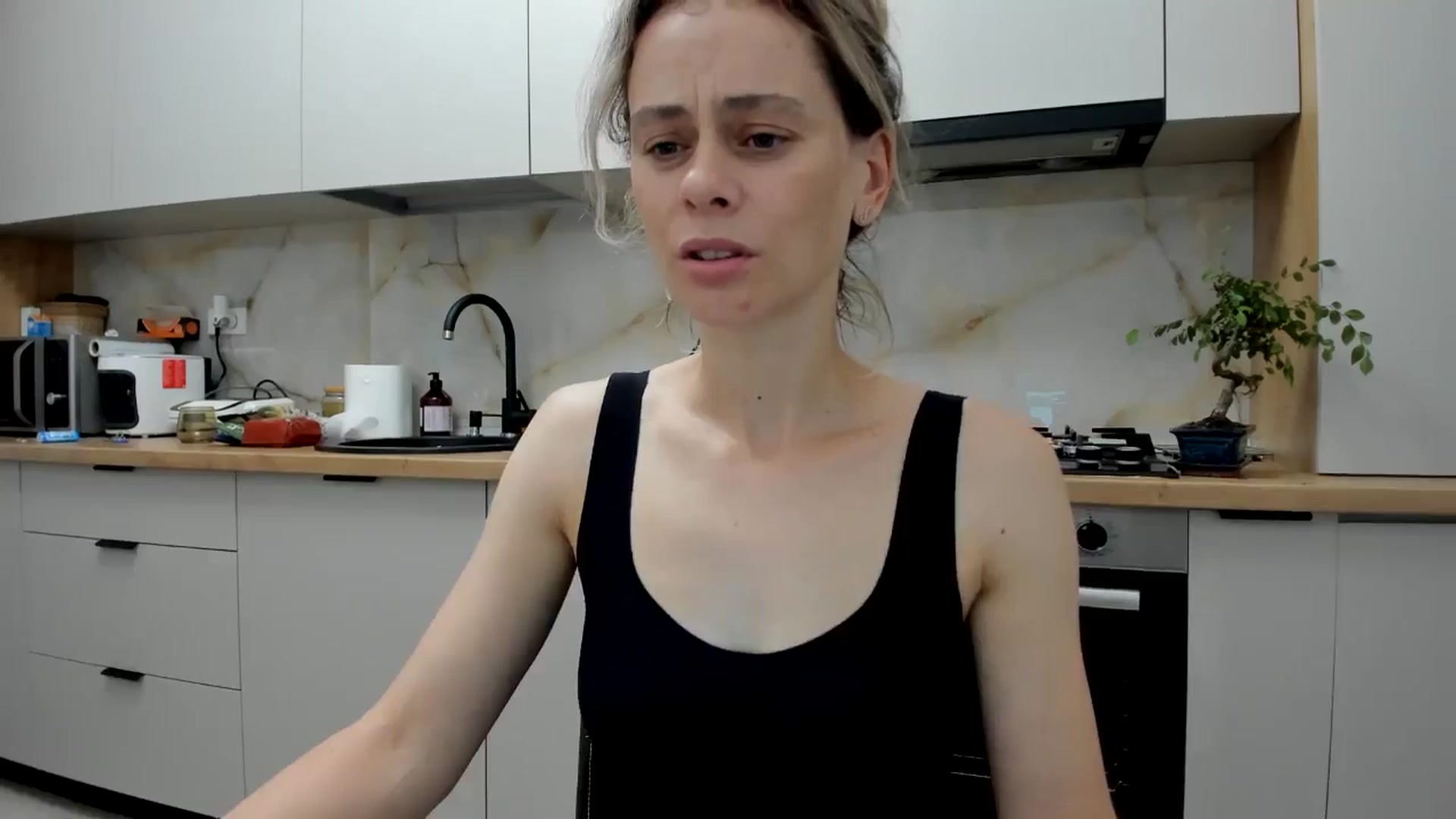 Gallery image thumbnail from DebbyPaige's myfreecams stream on, 06/21/2024, 19:50 image 4 of 20