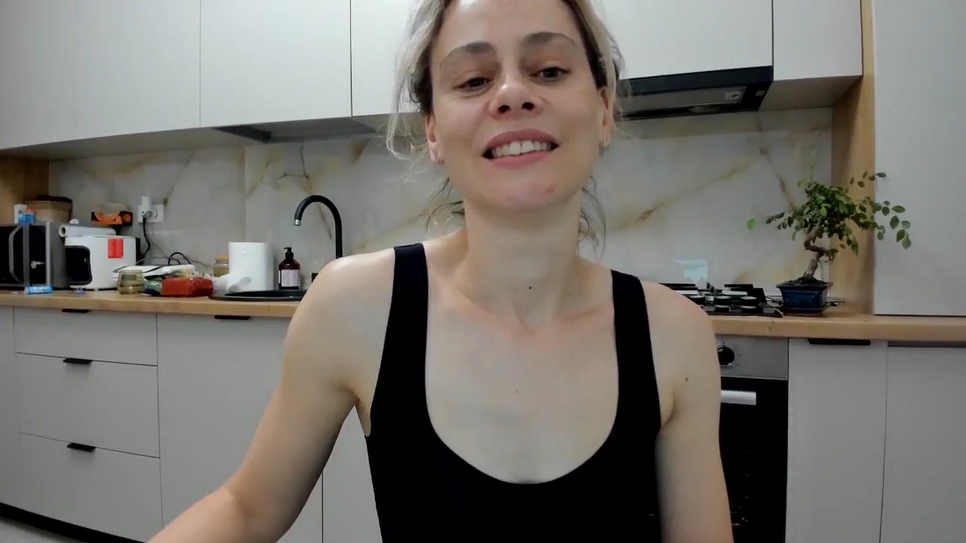 Gallery image thumbnail from DebbyPaige's myfreecams stream on, 06/21/2024, 19:50 image 5 of 20