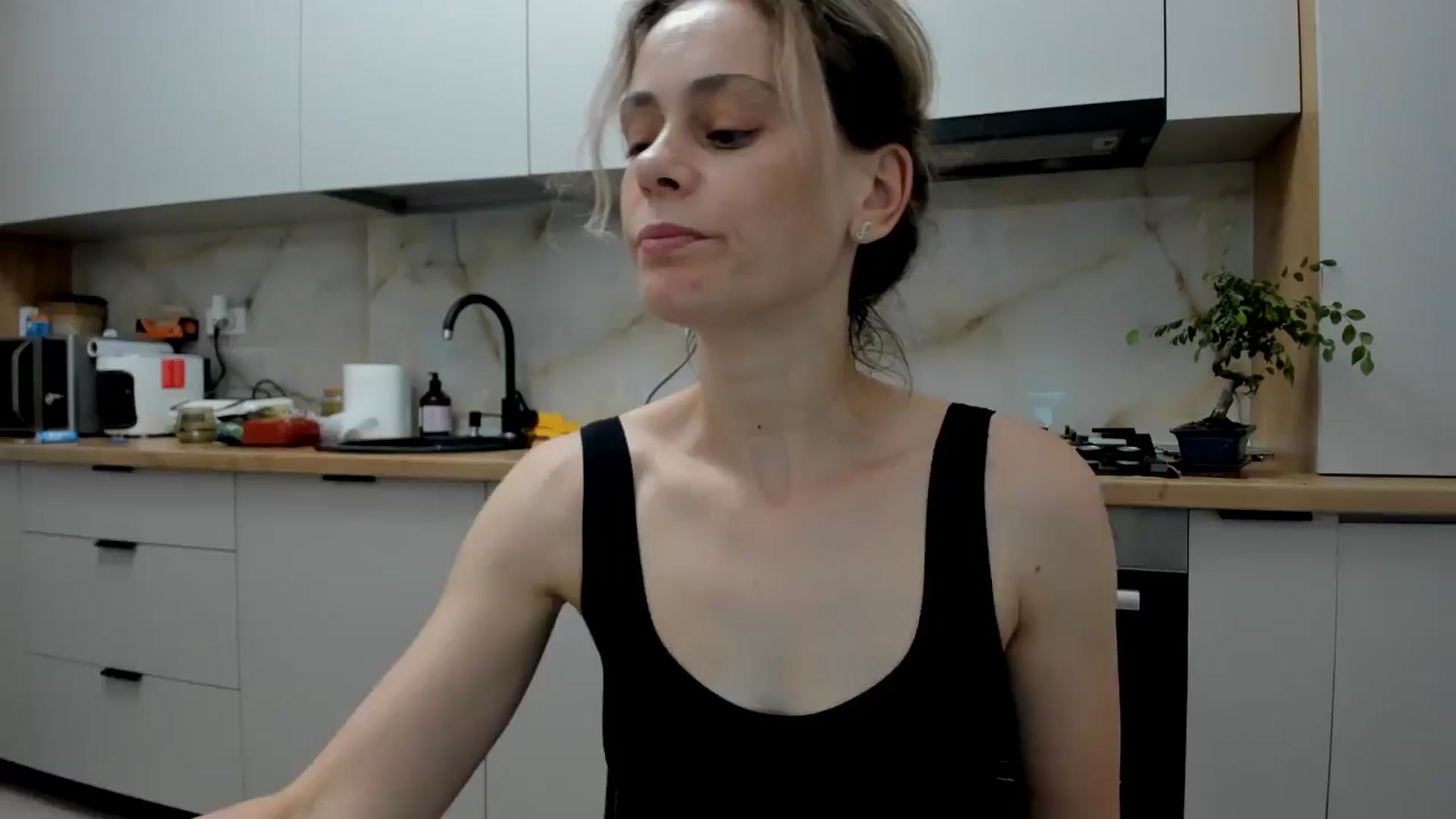 Gallery image thumbnail from DebbyPaige's myfreecams stream on, 06/21/2024, 19:50 image 1 of 20