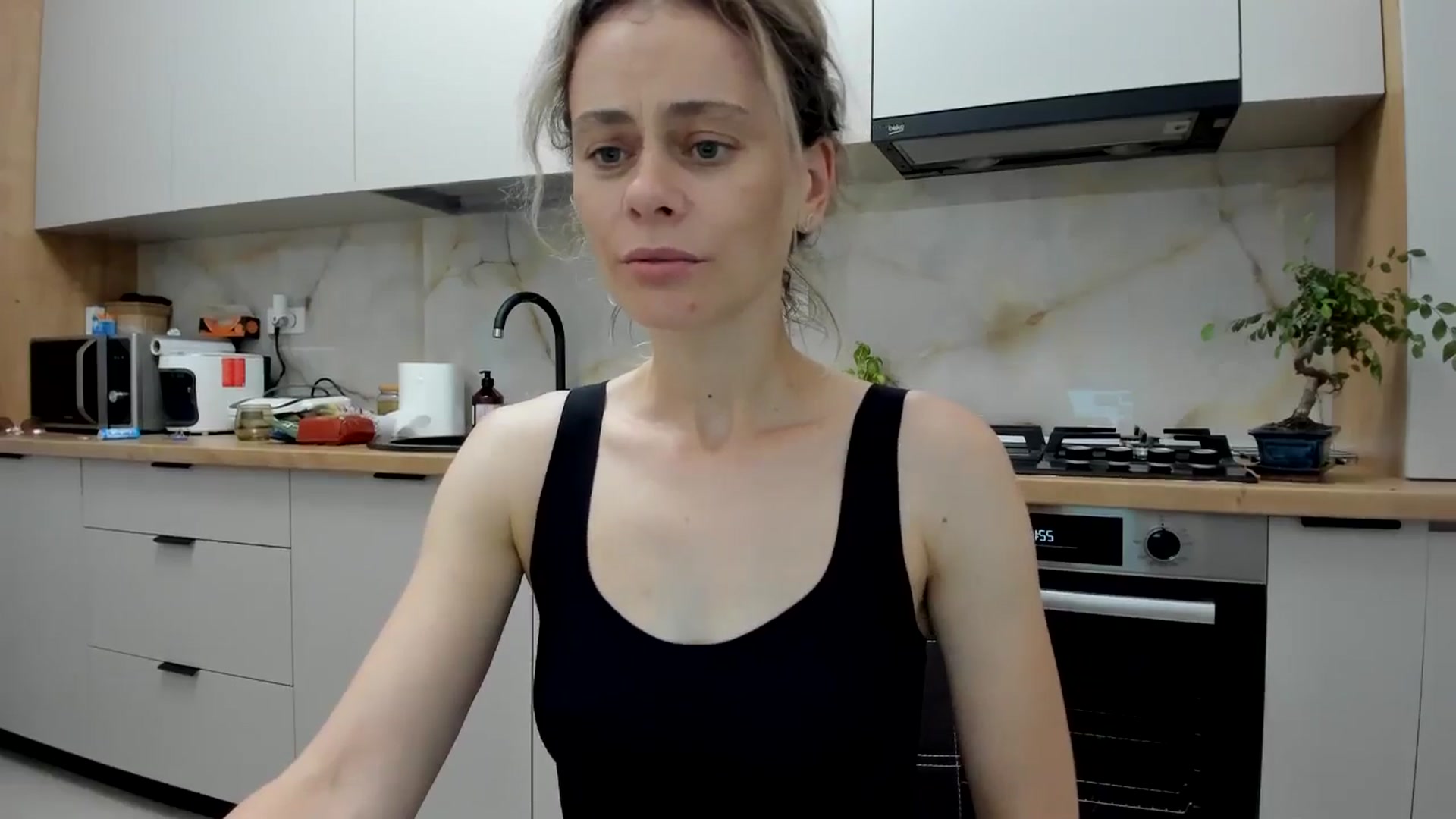 Gallery image thumbnail from DebbyPaige's myfreecams stream on, 06/21/2024, 19:50 image 9 of 20
