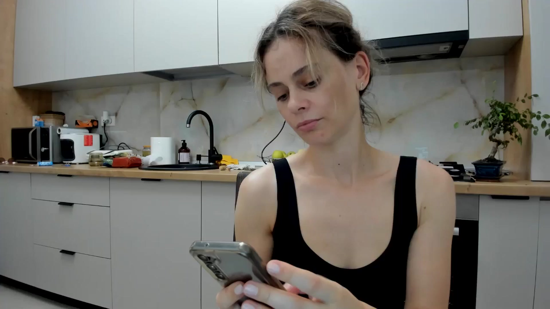 Gallery image thumbnail from DebbyPaige's myfreecams stream on, 06/21/2024, 19:50 image 10 of 20