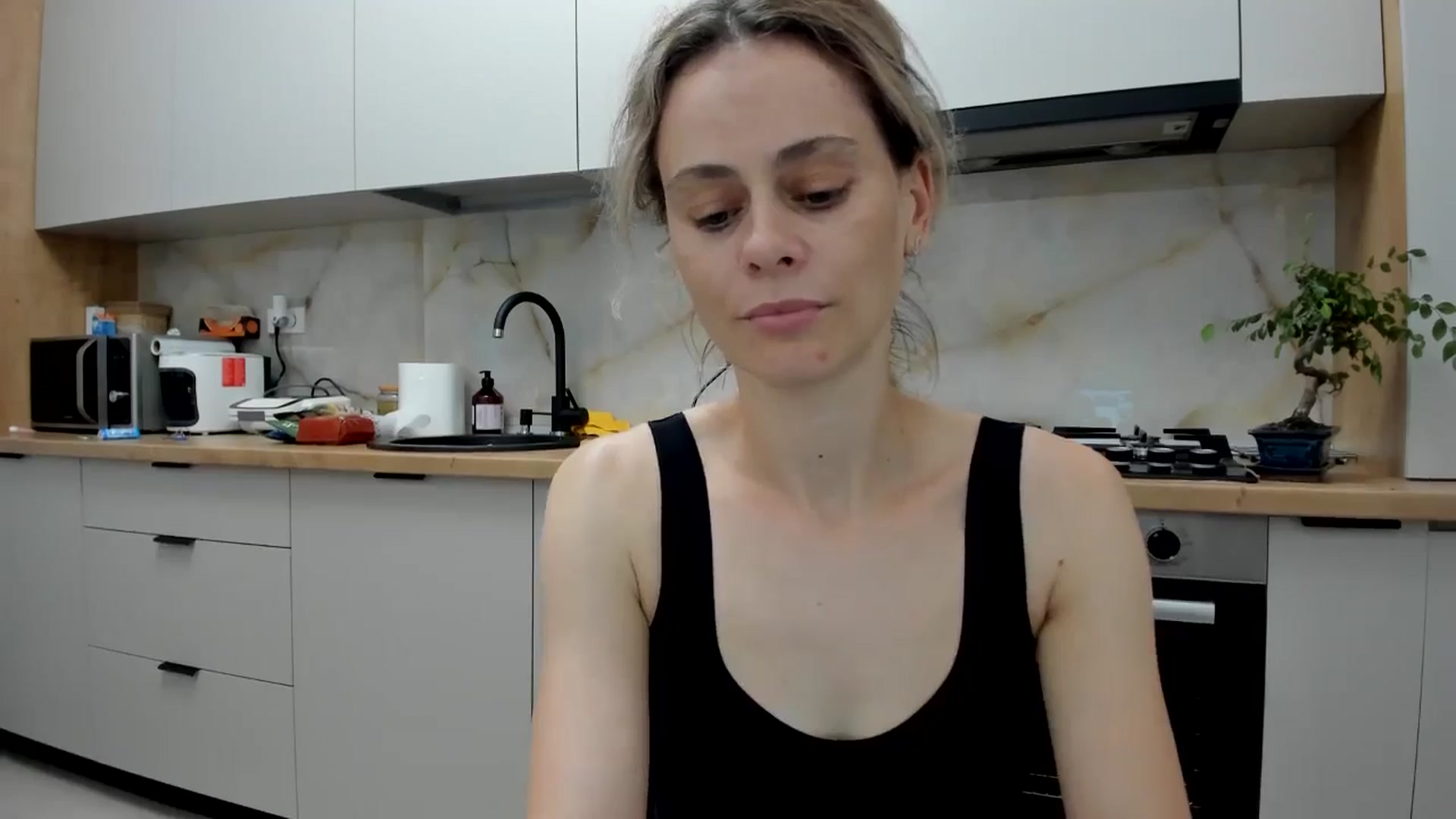 Gallery image thumbnail from DebbyPaige's myfreecams stream on, 06/21/2024, 19:50 image 11 of 20