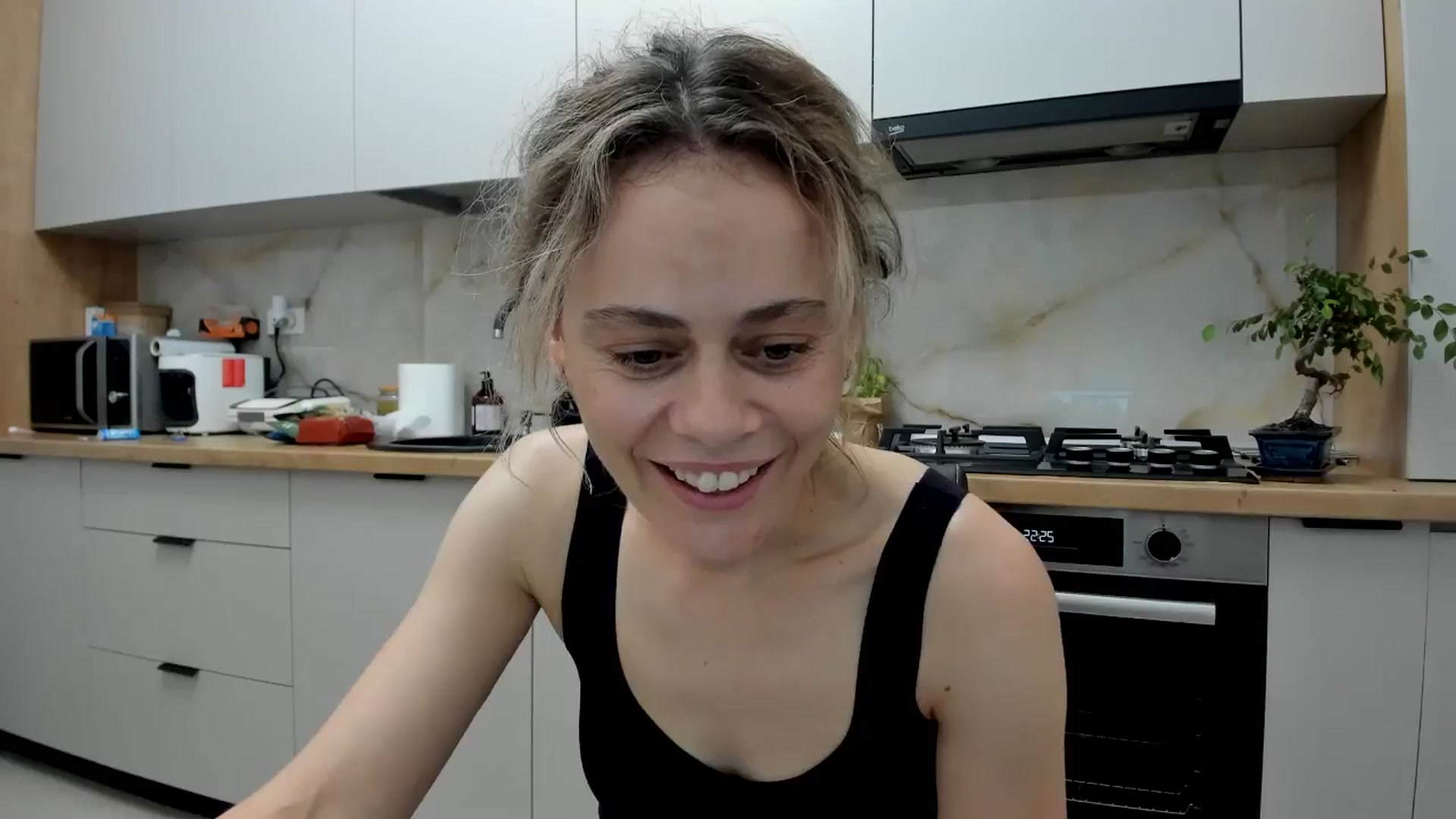 Gallery image thumbnail from DebbyPaige's myfreecams stream on, 06/21/2024, 19:50 image 16 of 20
