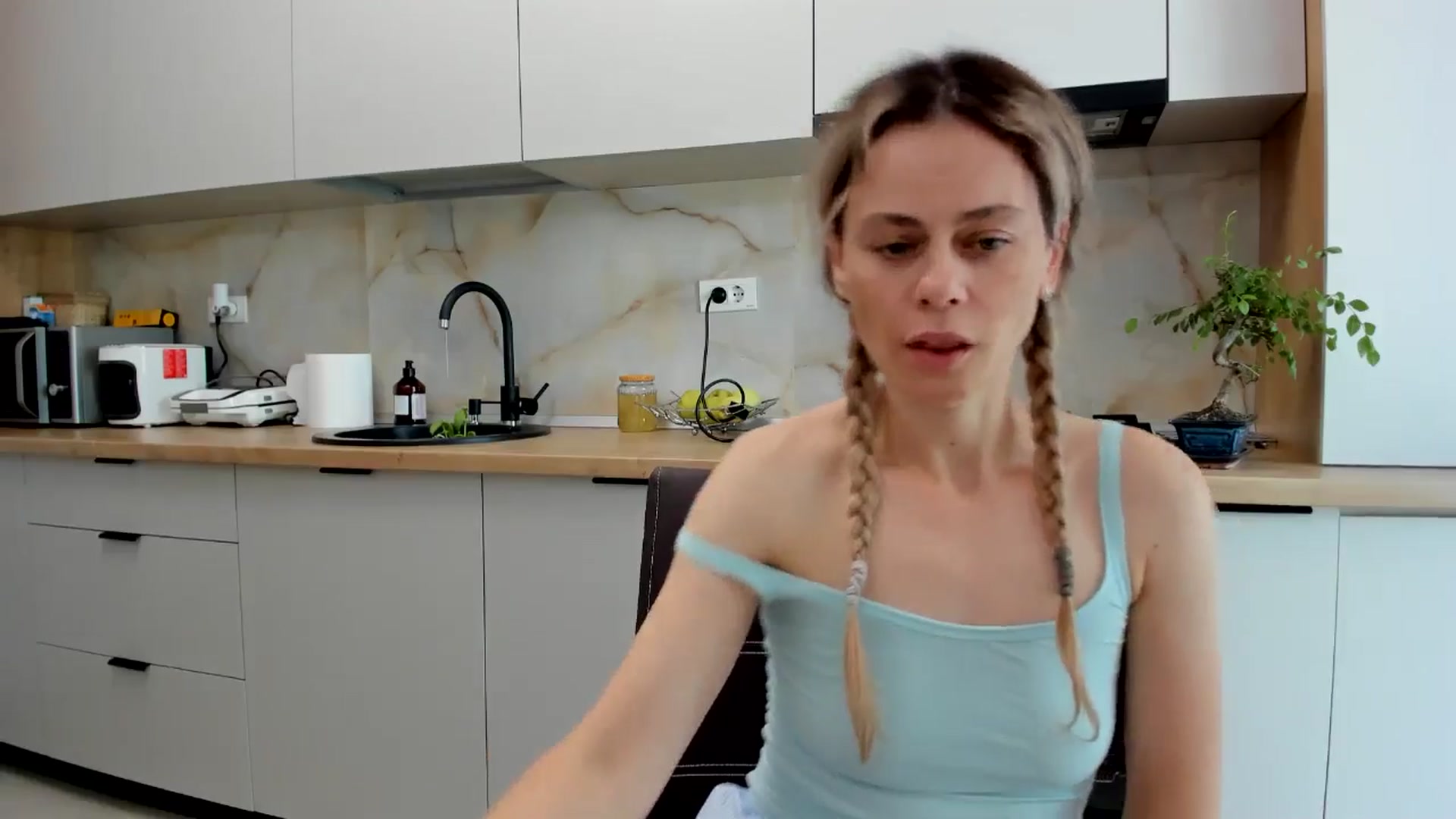 Gallery image thumbnail from DebbyPaige's myfreecams stream on, 06/22/2024, 14:22 image 16 of 20