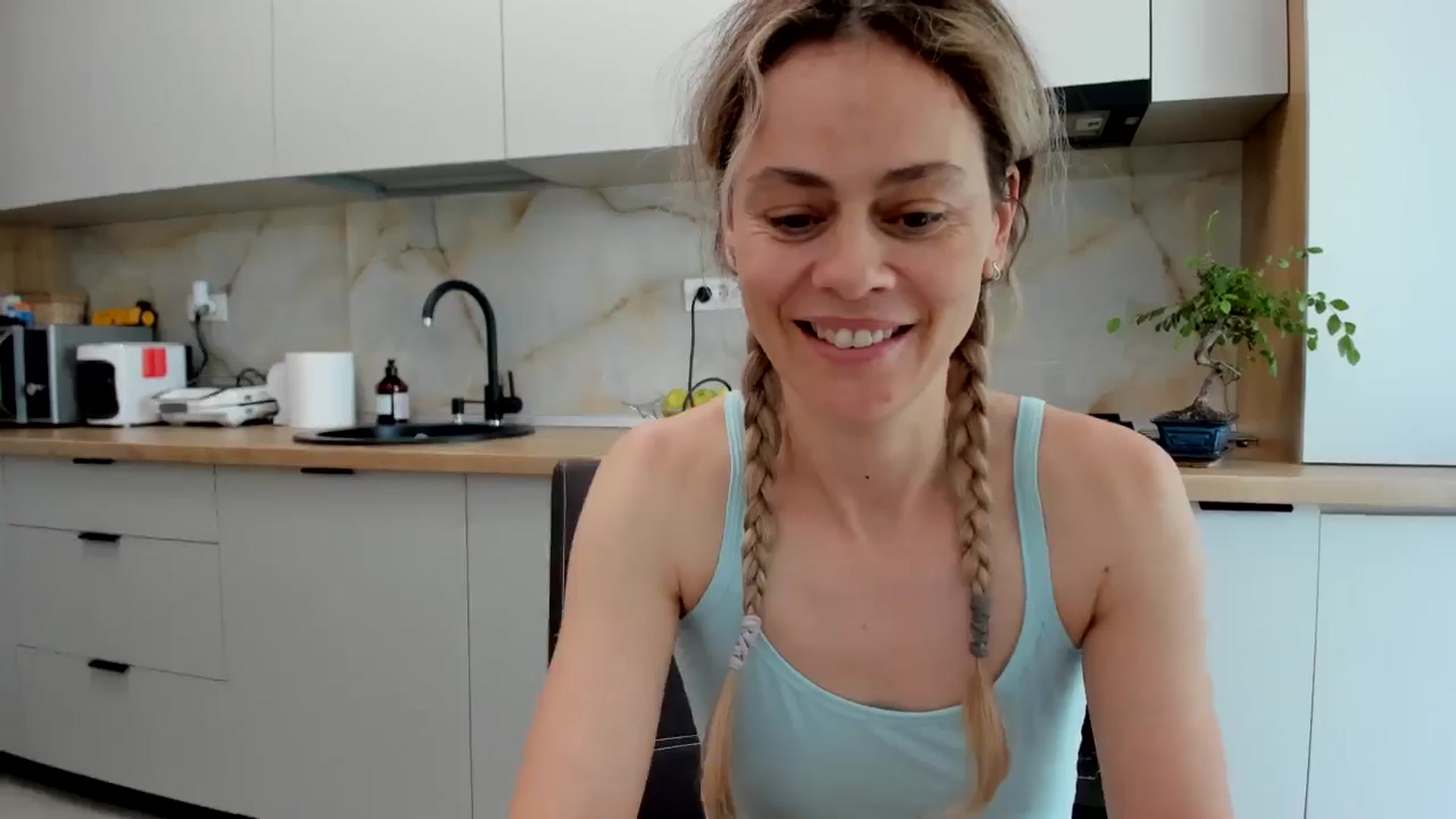Gallery image thumbnail from DebbyPaige's myfreecams stream on, 06/22/2024, 14:22 image 4 of 20