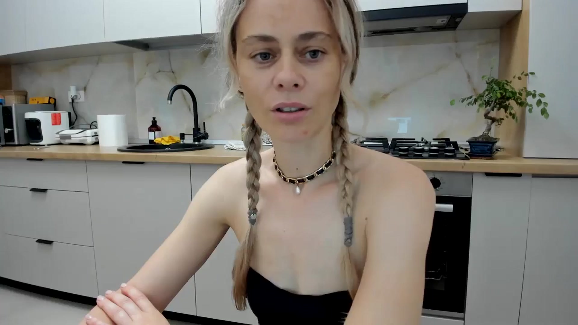Gallery image thumbnail from DebbyPaige's myfreecams stream on, 06/22/2024, 19:57 image 16 of 20