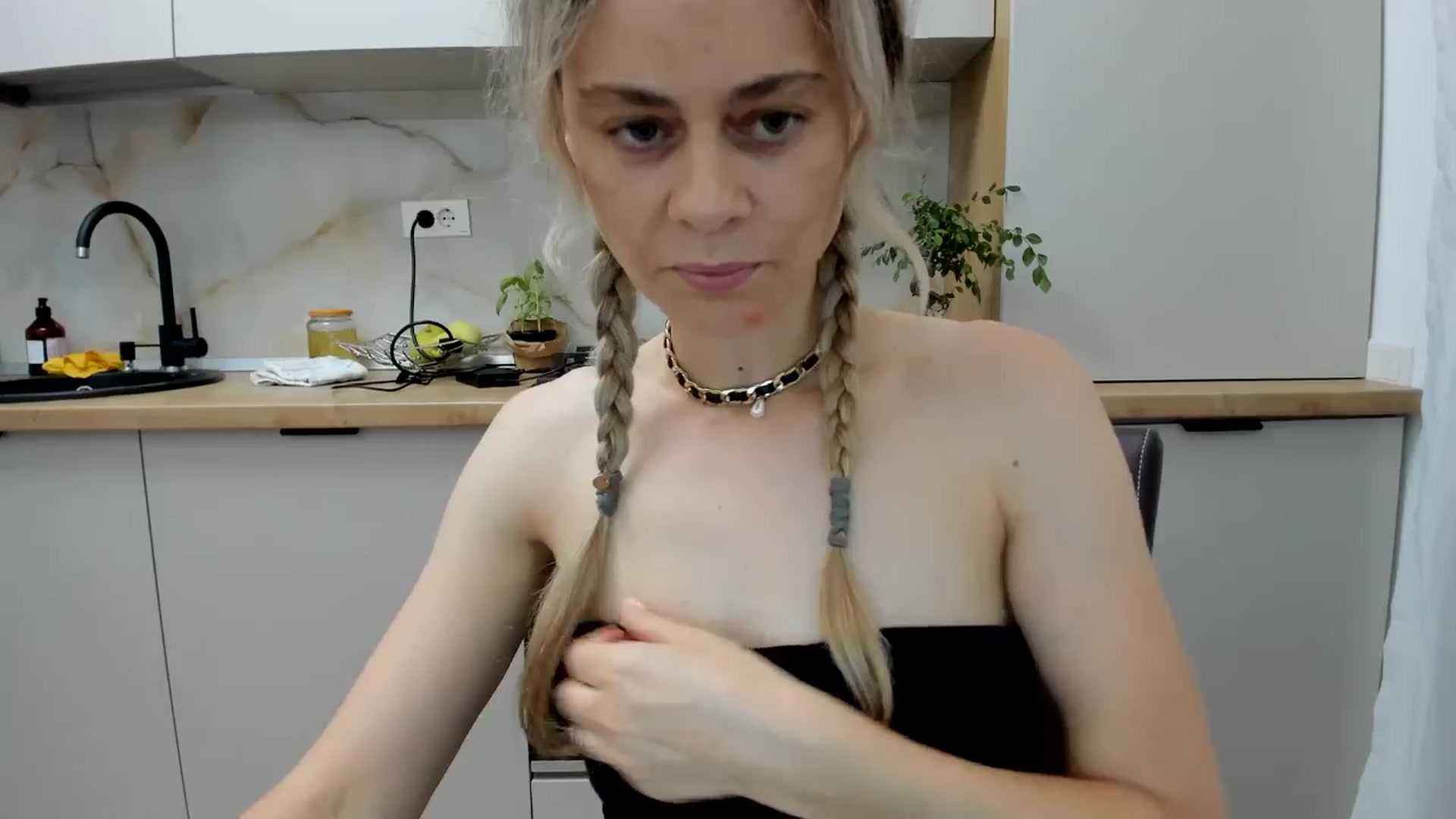 Gallery image thumbnail from DebbyPaige's myfreecams stream on, 06/22/2024, 21:25 image 7 of 20