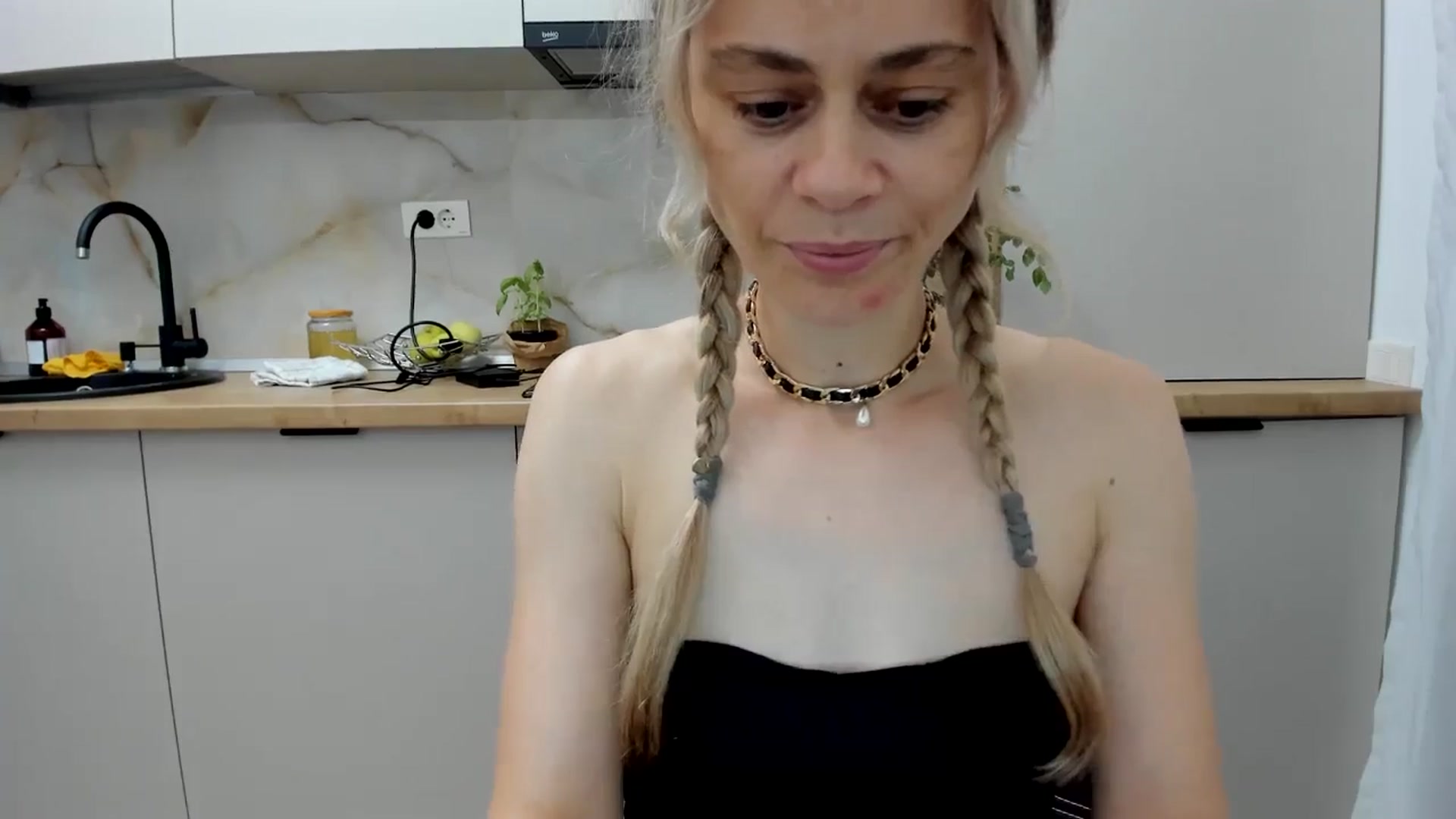 Gallery image thumbnail from DebbyPaige's myfreecams stream on, 06/22/2024, 21:25 image 8 of 20