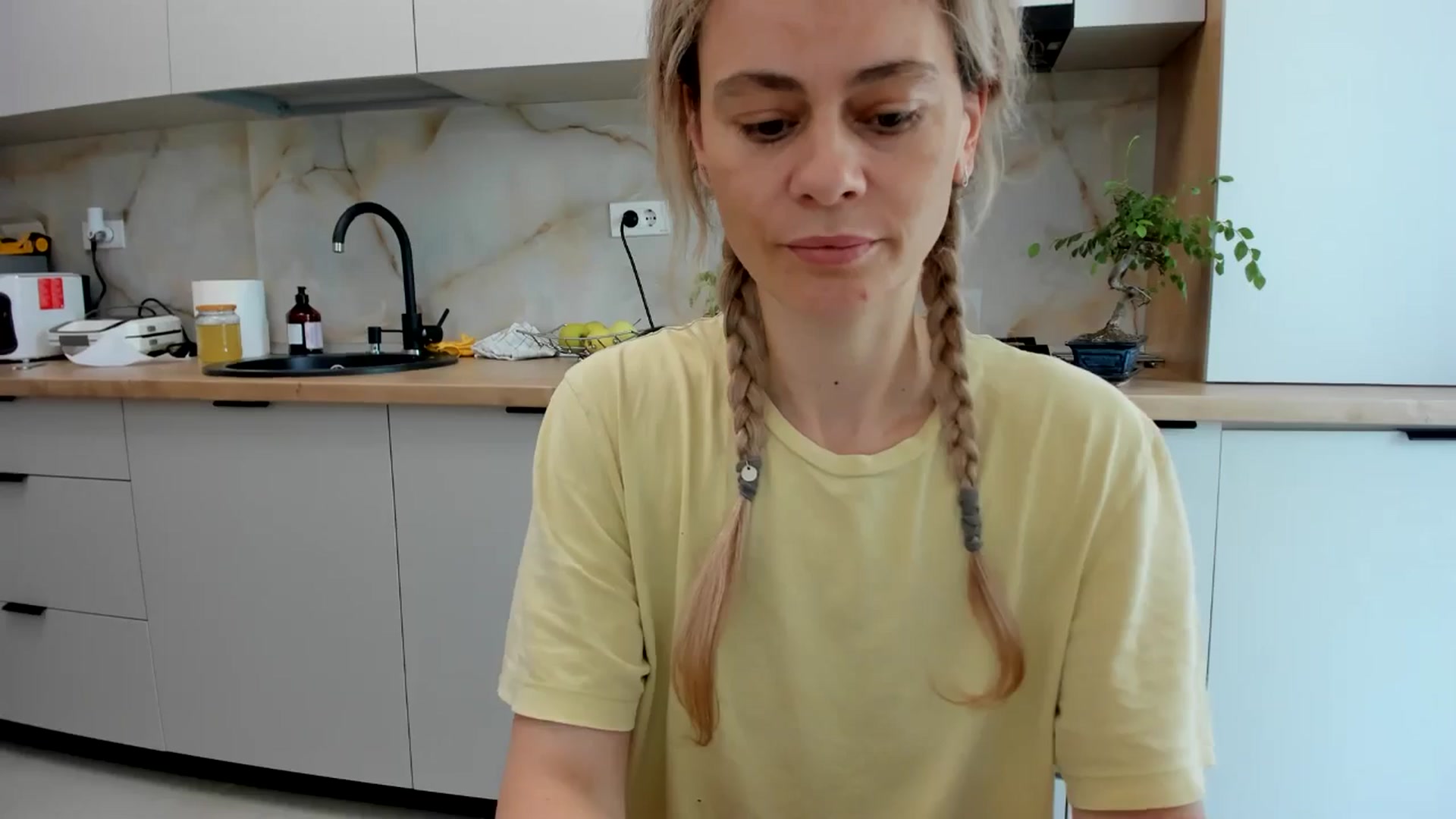 Gallery image thumbnail from DebbyPaige's myfreecams stream on, 06/23/2024, 10:22 image 14 of 20