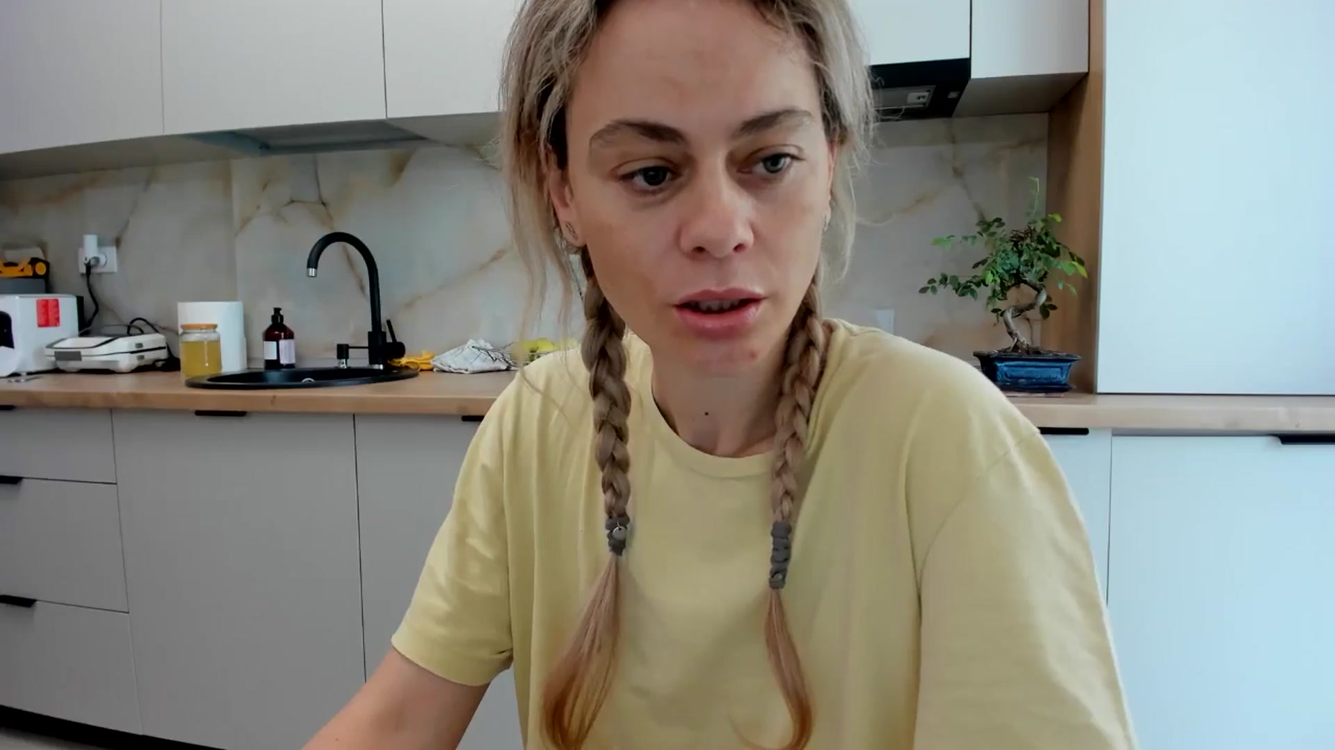 Gallery image thumbnail from DebbyPaige's myfreecams stream on, 06/23/2024, 10:22 image 20 of 20