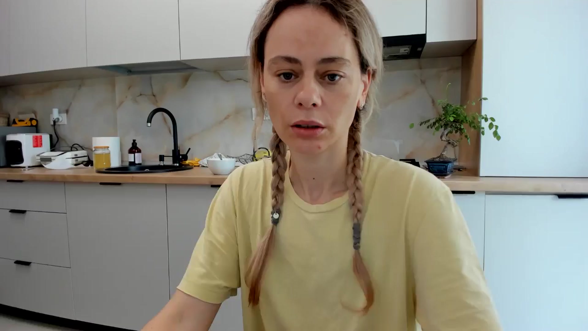 Gallery image thumbnail from DebbyPaige's myfreecams stream on, 06/23/2024, 10:22 image 6 of 20