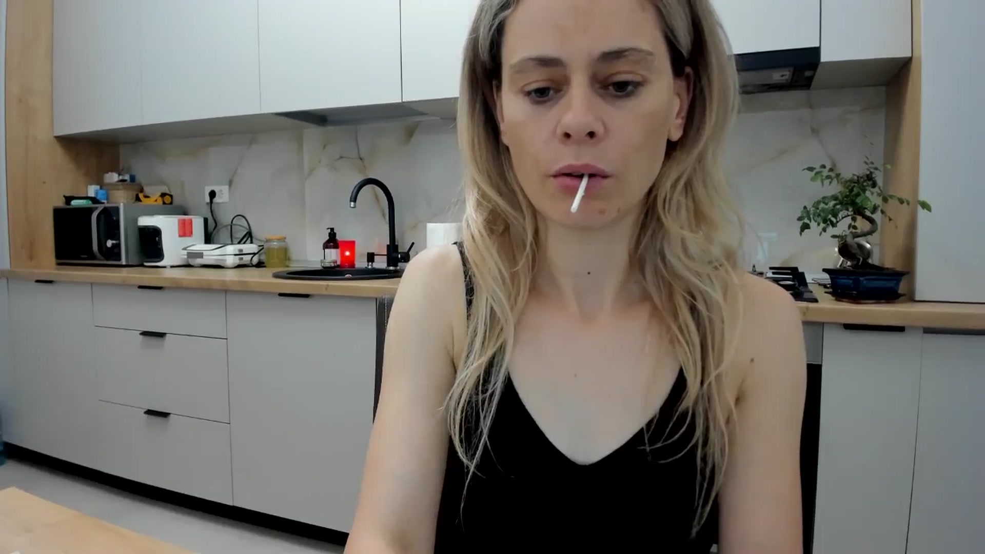 Gallery image thumbnail from DebbyPaige's myfreecams stream on, 06/24/2024, 18:50 image 12 of 20
