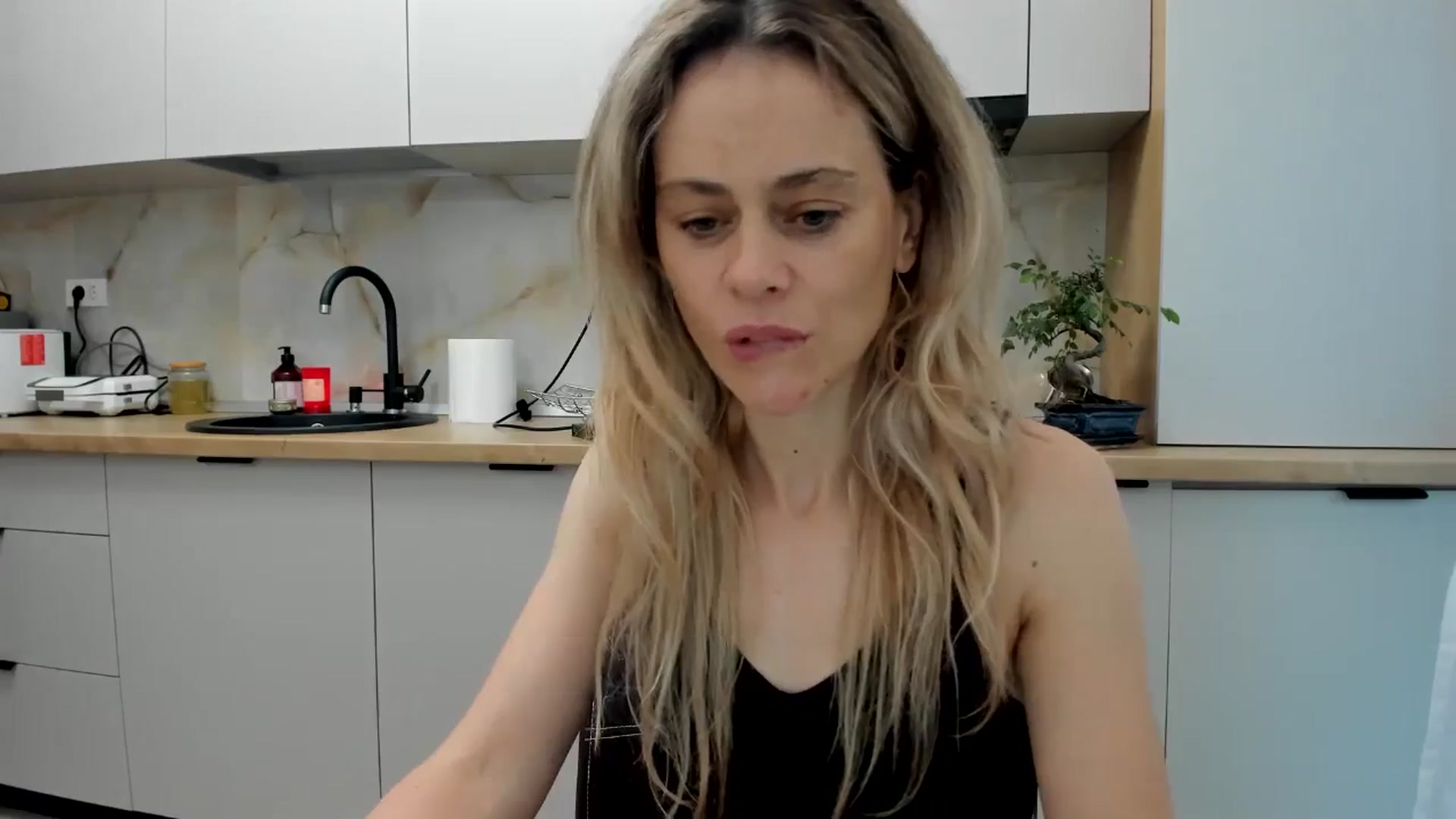 Gallery image thumbnail from DebbyPaige's myfreecams stream on, 06/24/2024, 18:50 image 6 of 20