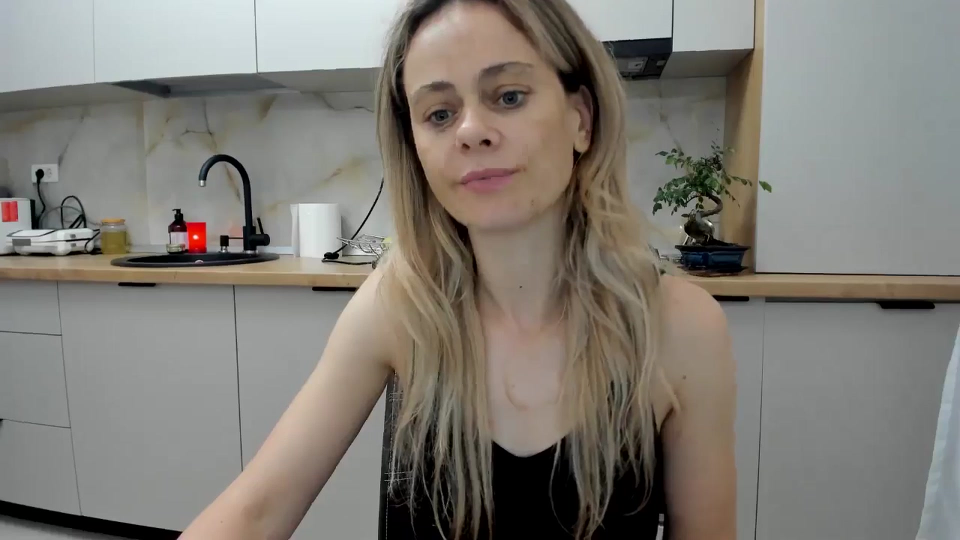 Gallery image thumbnail from DebbyPaige's myfreecams stream on, 06/24/2024, 19:52 image 15 of 20