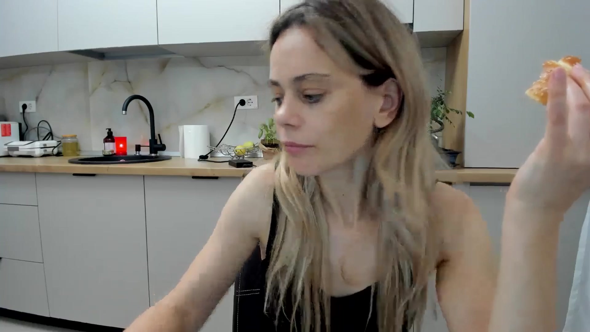 Gallery image thumbnail from DebbyPaige's myfreecams stream on, 06/24/2024, 19:52 image 13 of 20