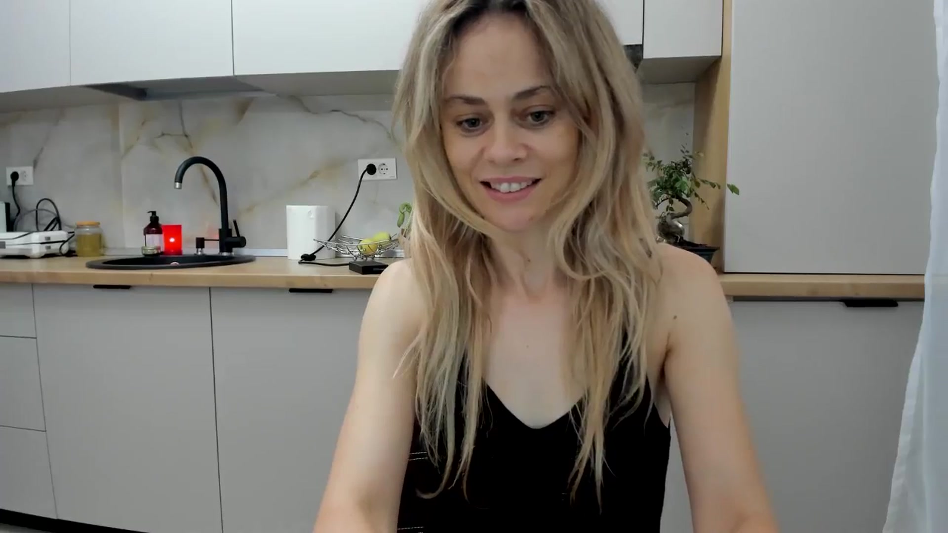 Gallery image thumbnail from DebbyPaige's myfreecams stream on, 06/24/2024, 19:52 image 3 of 20