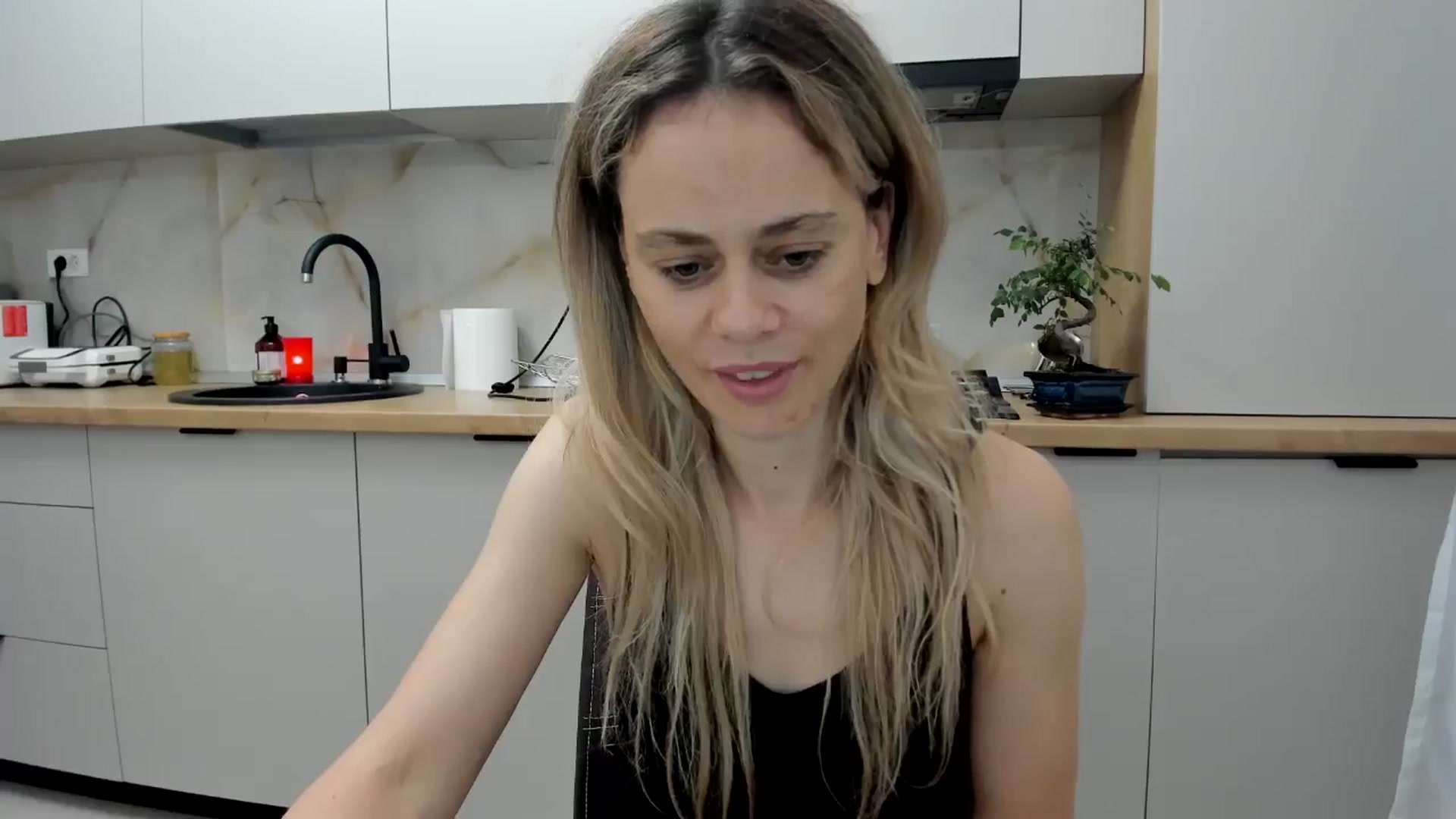 Gallery image thumbnail from DebbyPaige's myfreecams stream on, 06/24/2024, 19:52 image 14 of 20